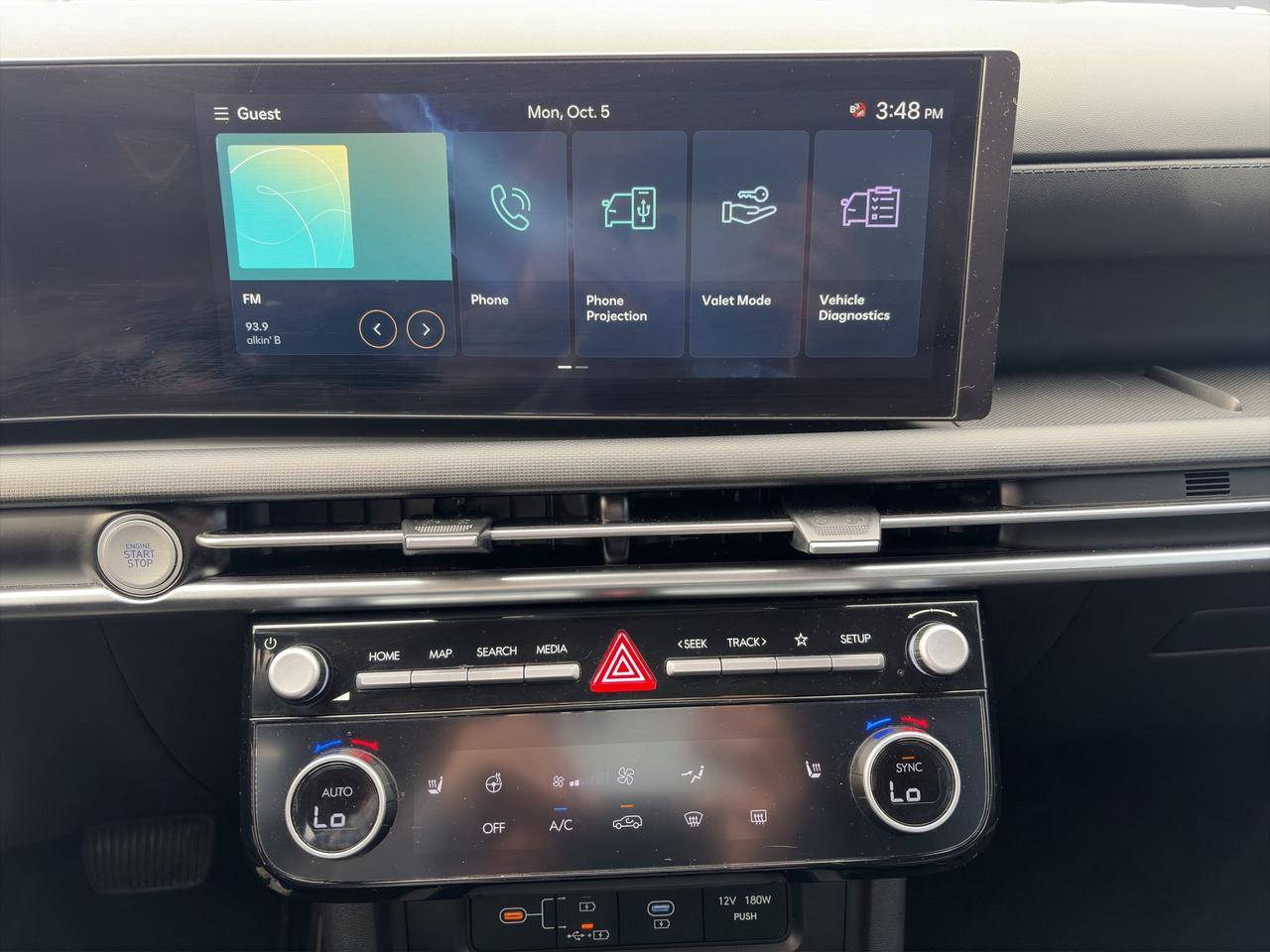 2025 Hyundai Tucson Preferred | All-Wheel Drive (AWD) | Adaptive Cruise Control | Blind-Spot Collision Warning | Photo