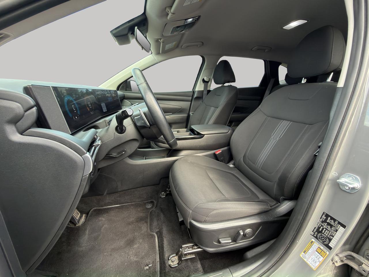 2025 Hyundai Tucson Preferred | All-Wheel Drive (AWD) | Adaptive Cruise Control | Blind-Spot Collision Warning | Photo