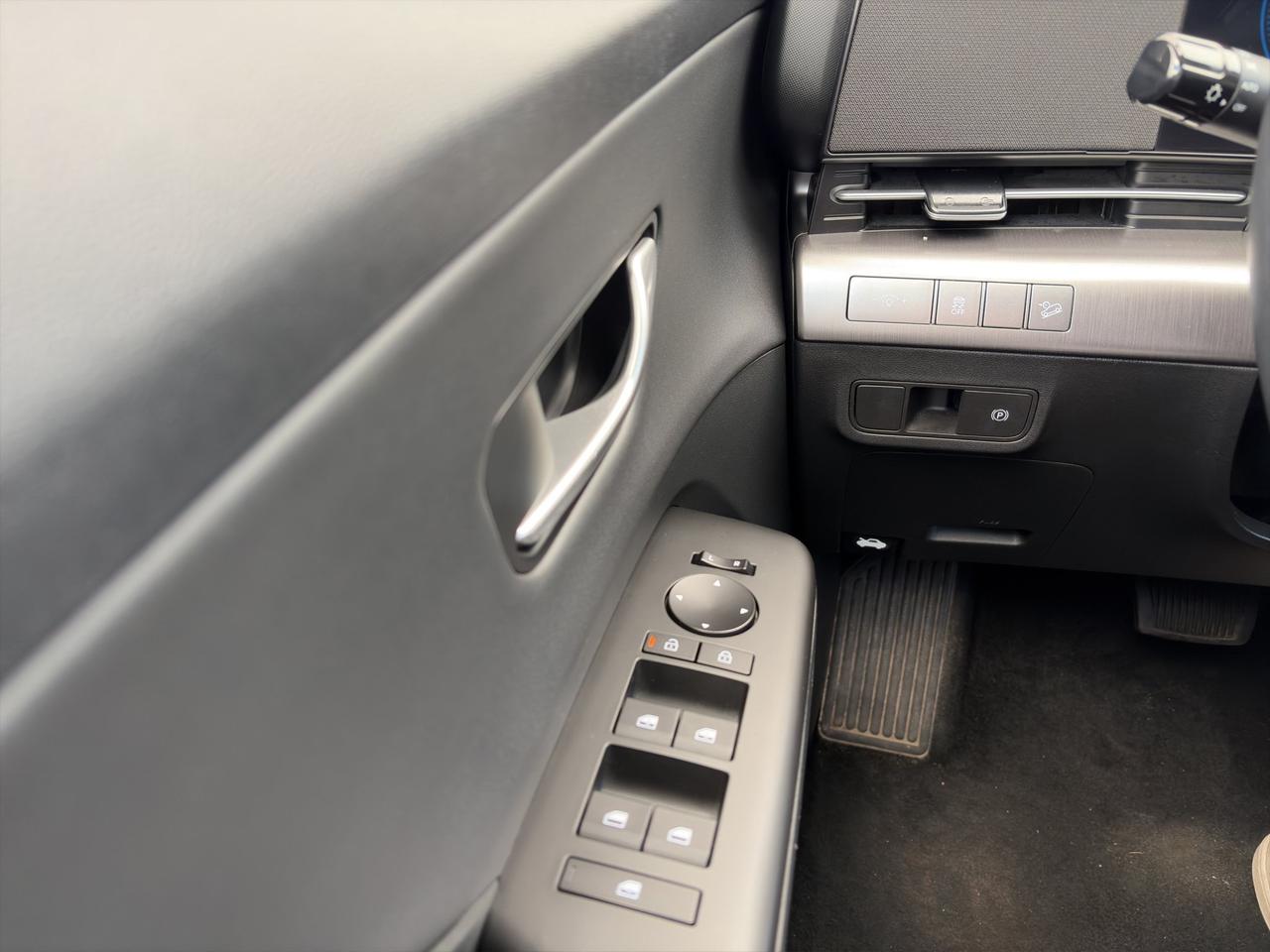 2025 Hyundai KONA Preferred |Sunroof | Lane Keeping Assist | Adaptive Cruise Control | Blind-Spot Monitoring | Photo
