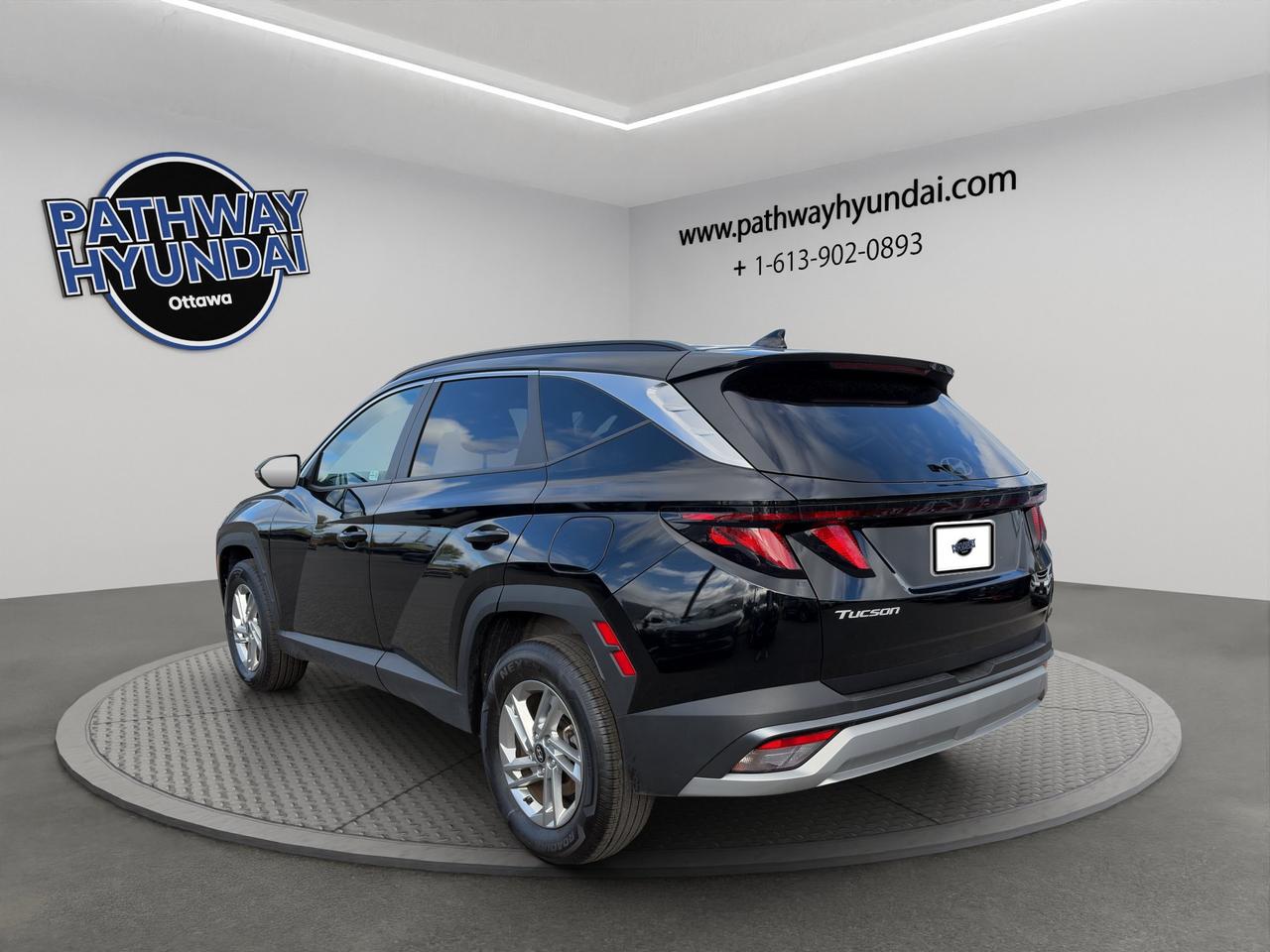 2025 Hyundai Tucson Preferred |  All-Wheel Drive (AWD) | Adaptive Cruise Control | Blind-Spot Collision Warning | Photo