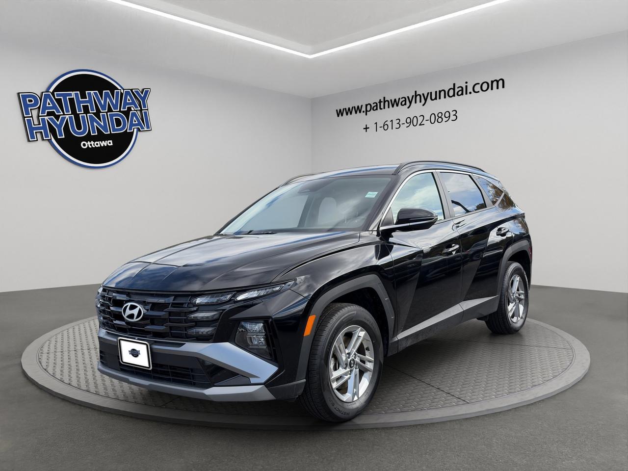 2025 Hyundai Tucson Preferred |  All-Wheel Drive (AWD) | Adaptive Cruise Control | Blind-Spot Collision Warning | Photo