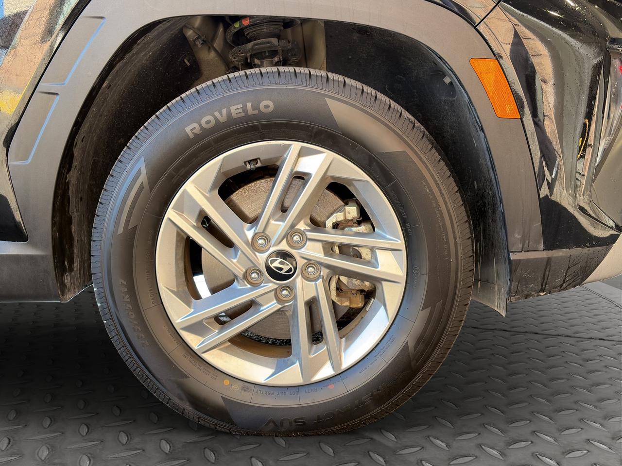 2025 Hyundai Tucson Preferred |  All-Wheel Drive (AWD) | Adaptive Cruise Control | Blind-Spot Collision Warning | Photo