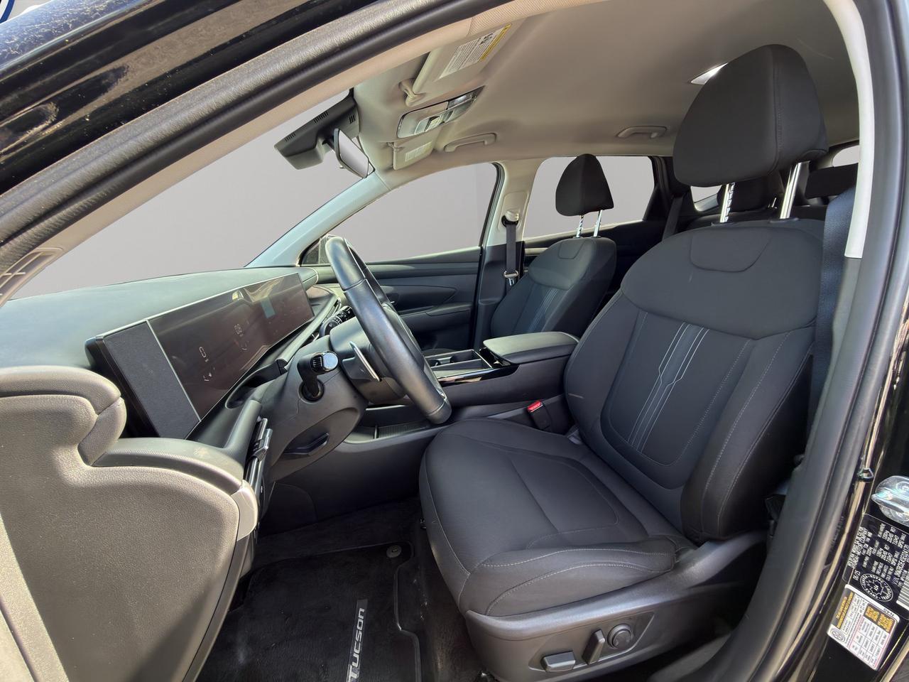 2025 Hyundai Tucson Preferred |  All-Wheel Drive (AWD) | Adaptive Cruise Control | Blind-Spot Collision Warning | Photo