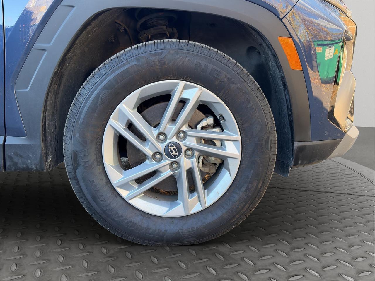2025 Hyundai Tucson Preferred |  All-Wheel Drive (AWD) | Adaptive Cruise Control | Blind-Spot Collision Warning | Photo