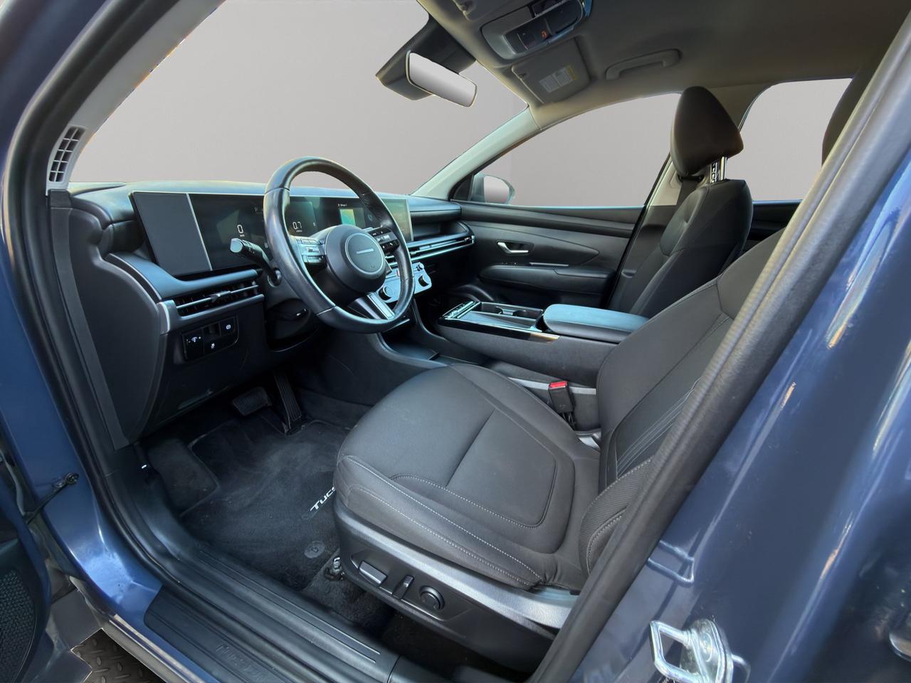 2025 Hyundai Tucson Preferred |  All-Wheel Drive (AWD) | Adaptive Cruise Control | Blind-Spot Collision Warning | Photo