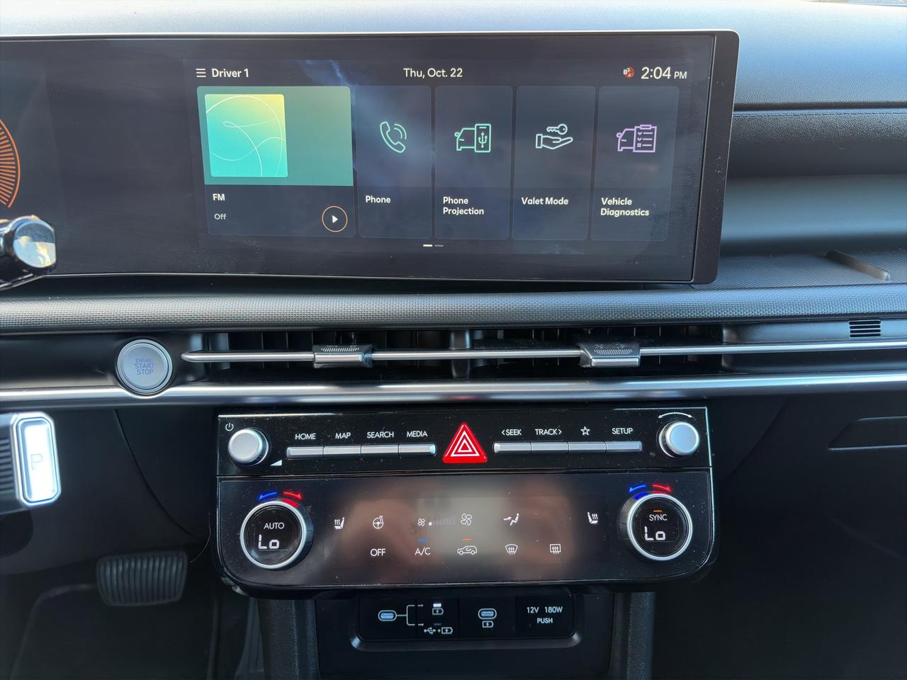 2025 Hyundai Tucson Preferred |  All-Wheel Drive (AWD) | Adaptive Cruise Control | Blind-Spot Collision Warning | Photo