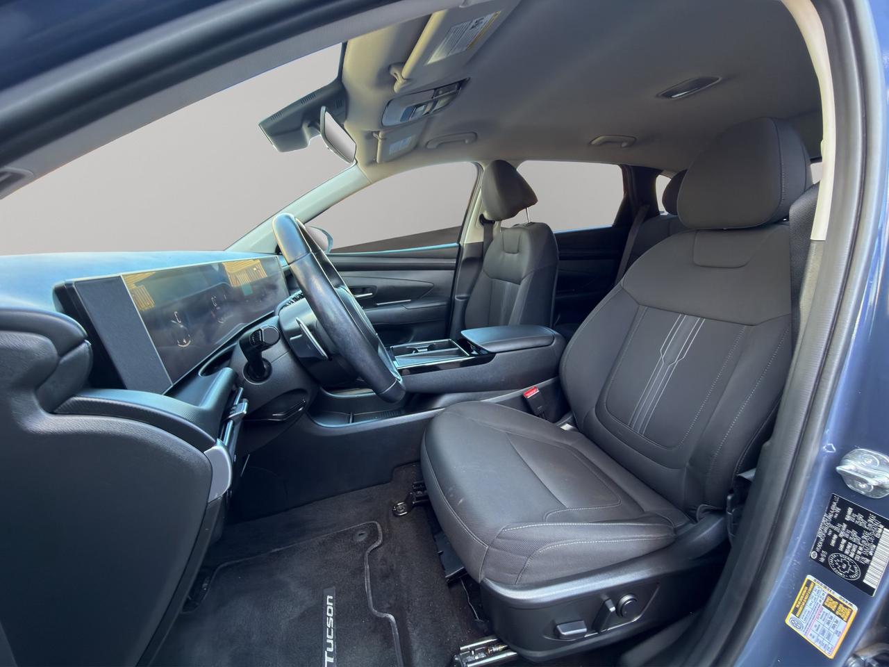 2025 Hyundai Tucson Preferred |  All-Wheel Drive (AWD) | Adaptive Cruise Control | Blind-Spot Collision Warning | Photo