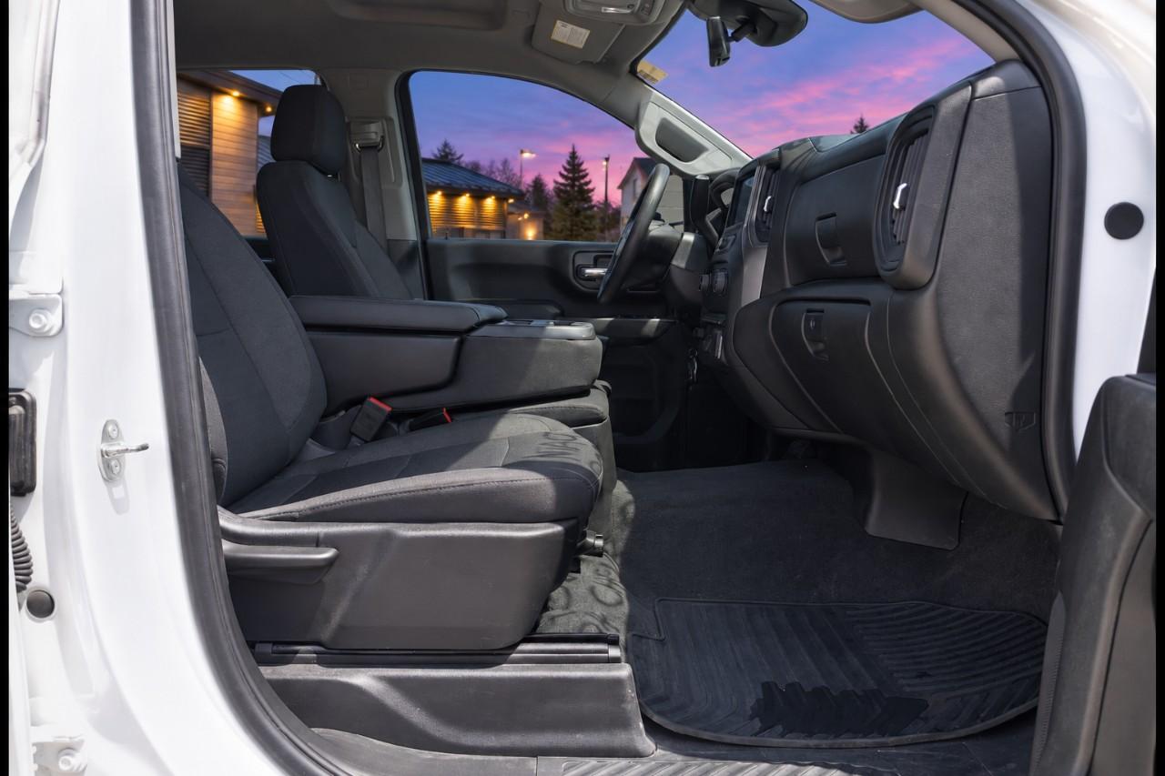 2024 Chevrolet Silverado 2500 Custom Photo4