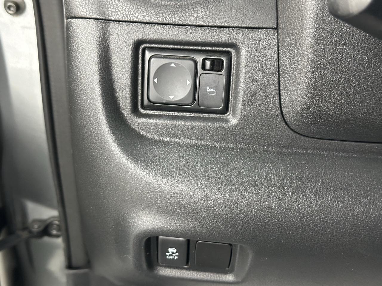 2014 Nissan Versa Note 5dr HB Auto 1.6 SV Photo13