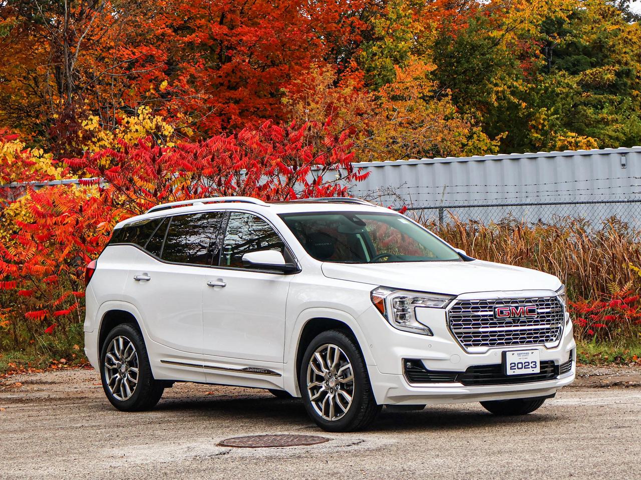 2023 GMC Terrain Denali Photo3