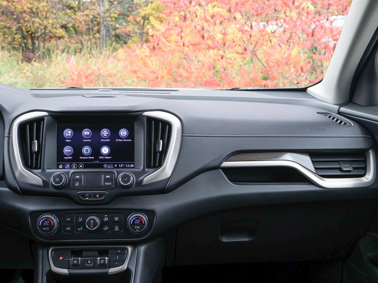 2023 GMC Terrain Denali Photo