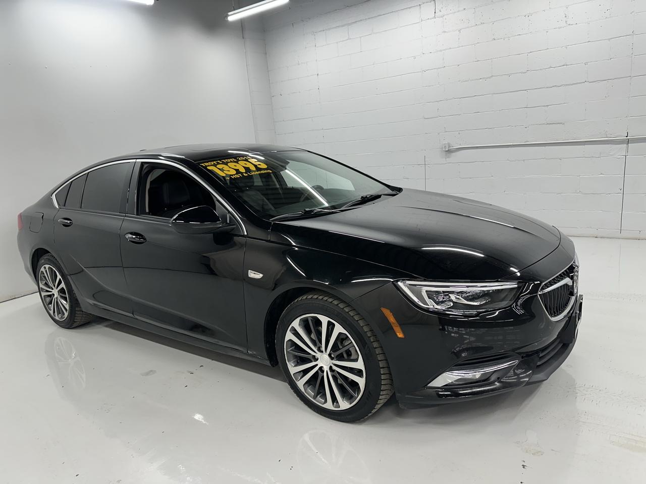 2018 Buick Regal 4dr Sdn Essence AWD Photo1
