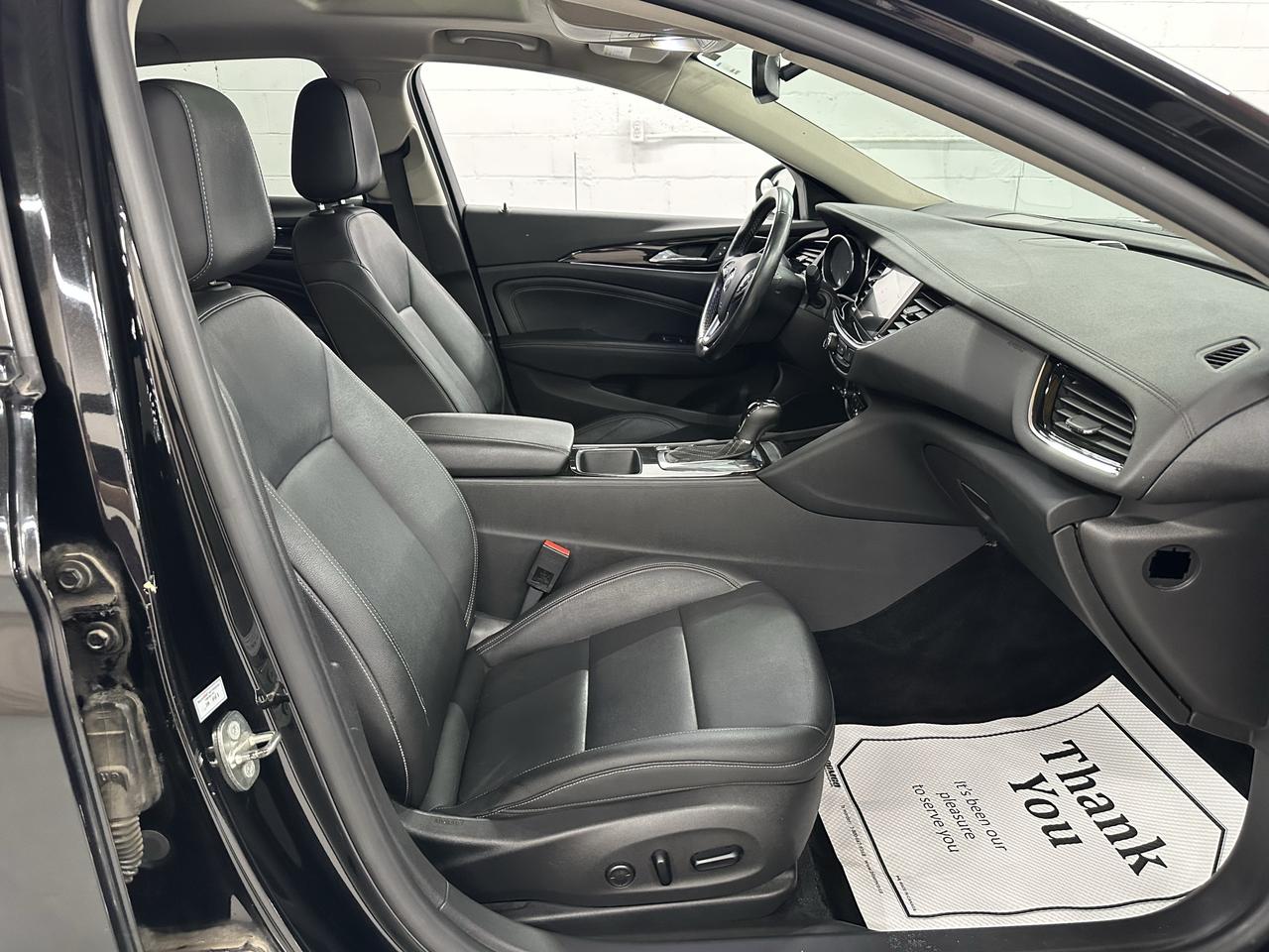 2018 Buick Regal 4dr Sdn Essence AWD Photo31