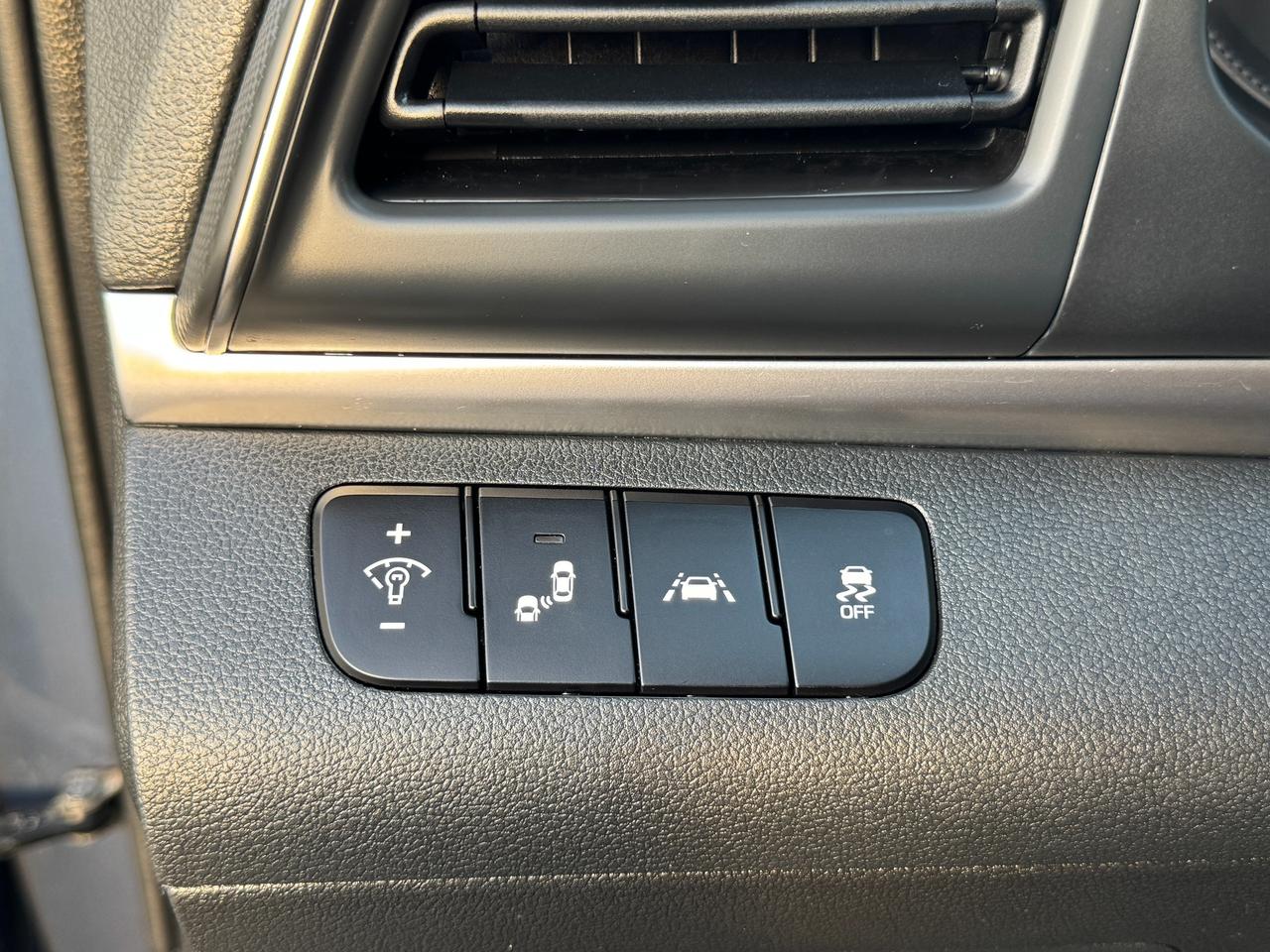 2019 Hyundai Elantra Preferred w/Sun & Safety Package Photo