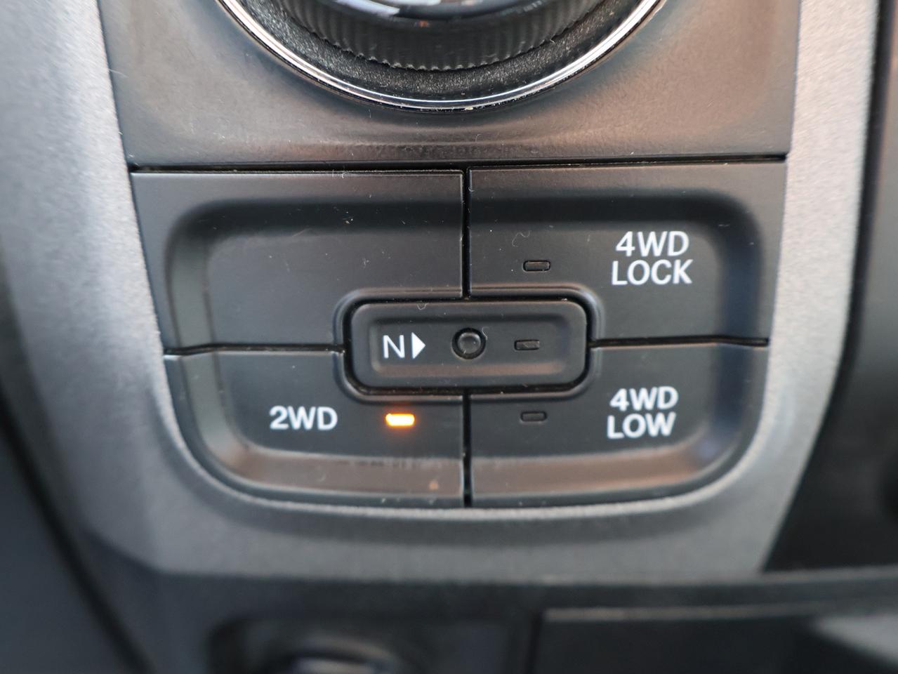 2018 RAM 1500 TRAEDSMAN *ACCIDENT FREE*1 OWNER* 4WD CAMERA BLUETOOTH CRUISE ALLOYS Photo