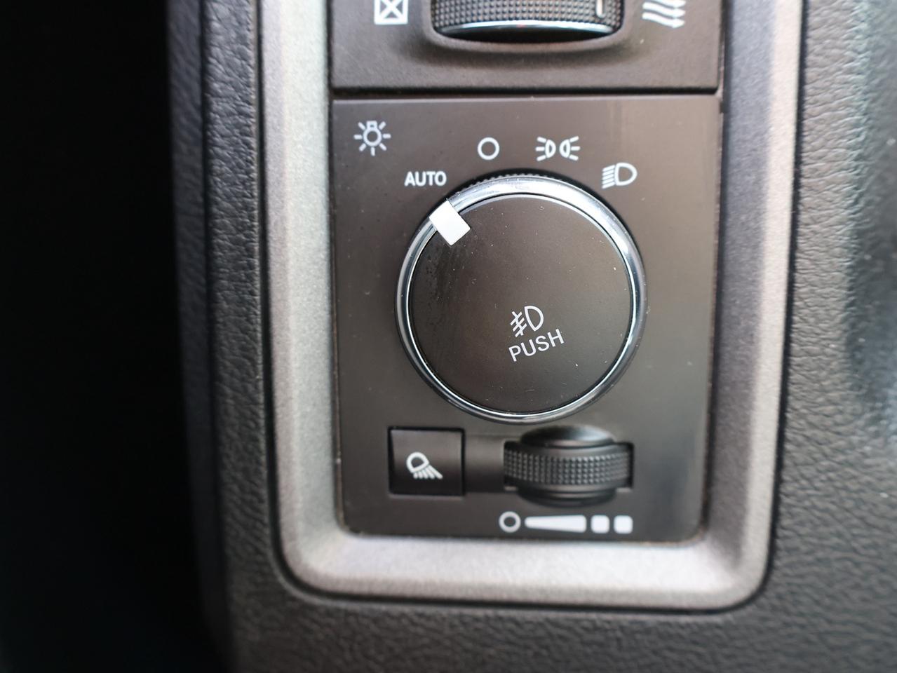 2018 RAM 1500 TRAEDSMAN *ACCIDENT FREE*1 OWNER* 4WD CAMERA BLUETOOTH CRUISE ALLOYS Photo