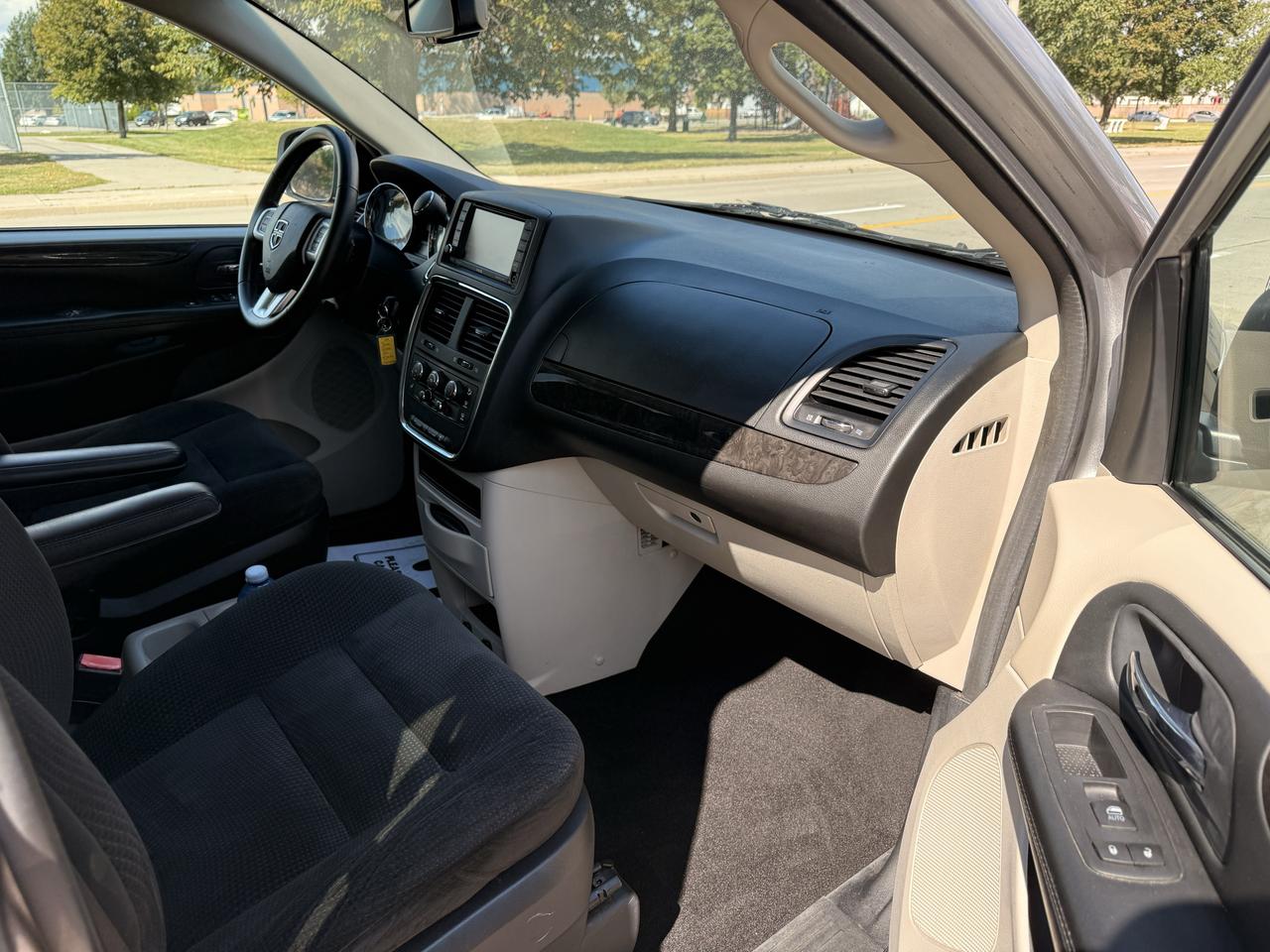 2017 Dodge Grand Caravan 4dr Wgn SXT Photo