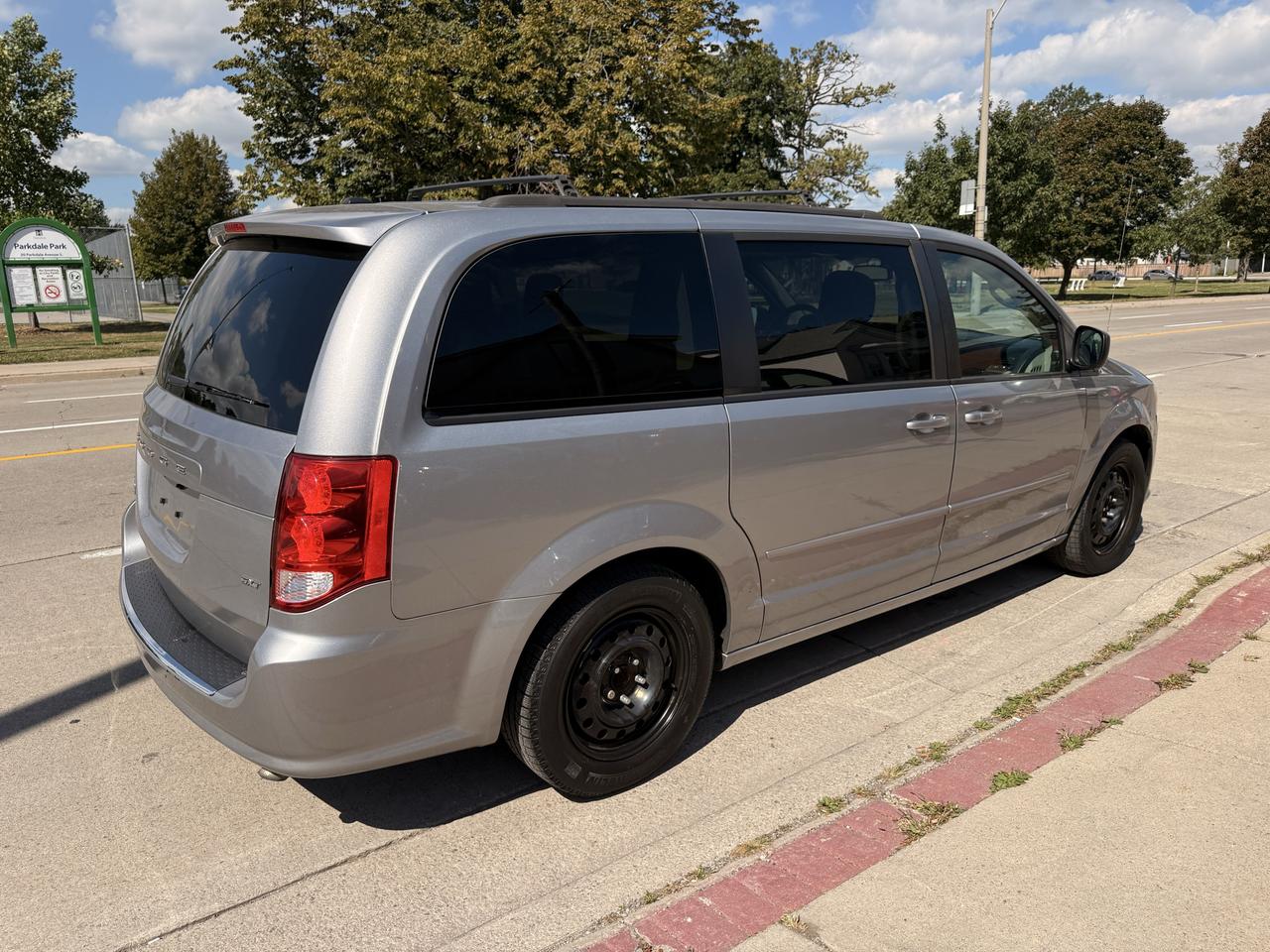 2017 Dodge Grand Caravan 4dr Wgn SXT Photo