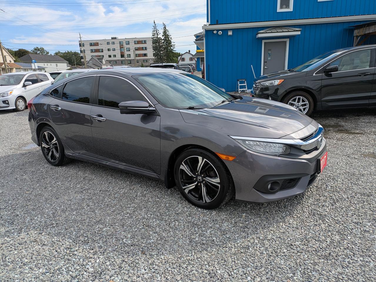 2017 Honda Civic 4dr CVT Touring Photo
