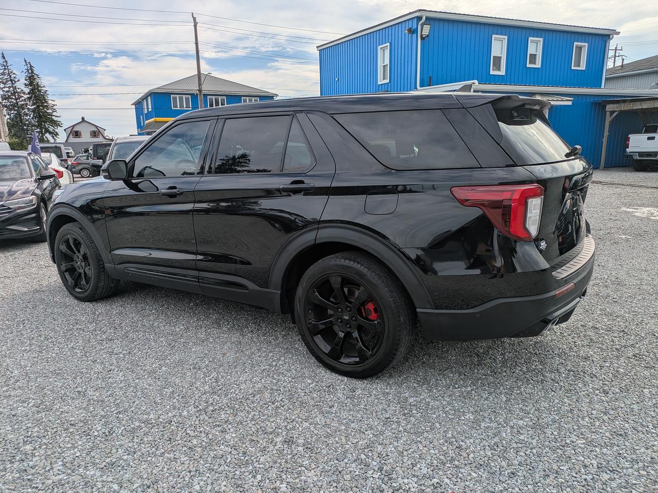 2021 Ford Explorer ST 4WD Photo2