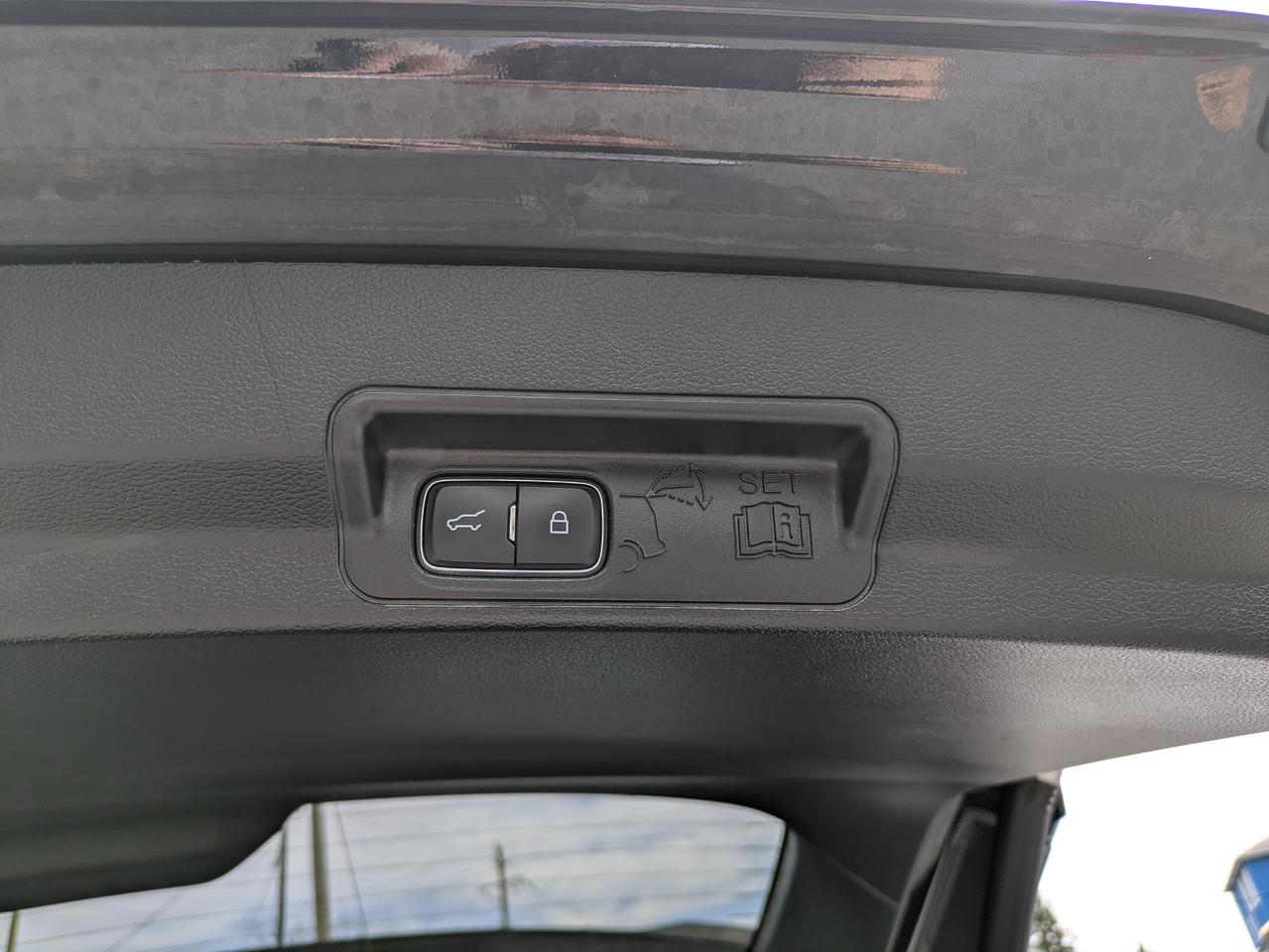 2021 Ford Explorer ST 4WD Photo