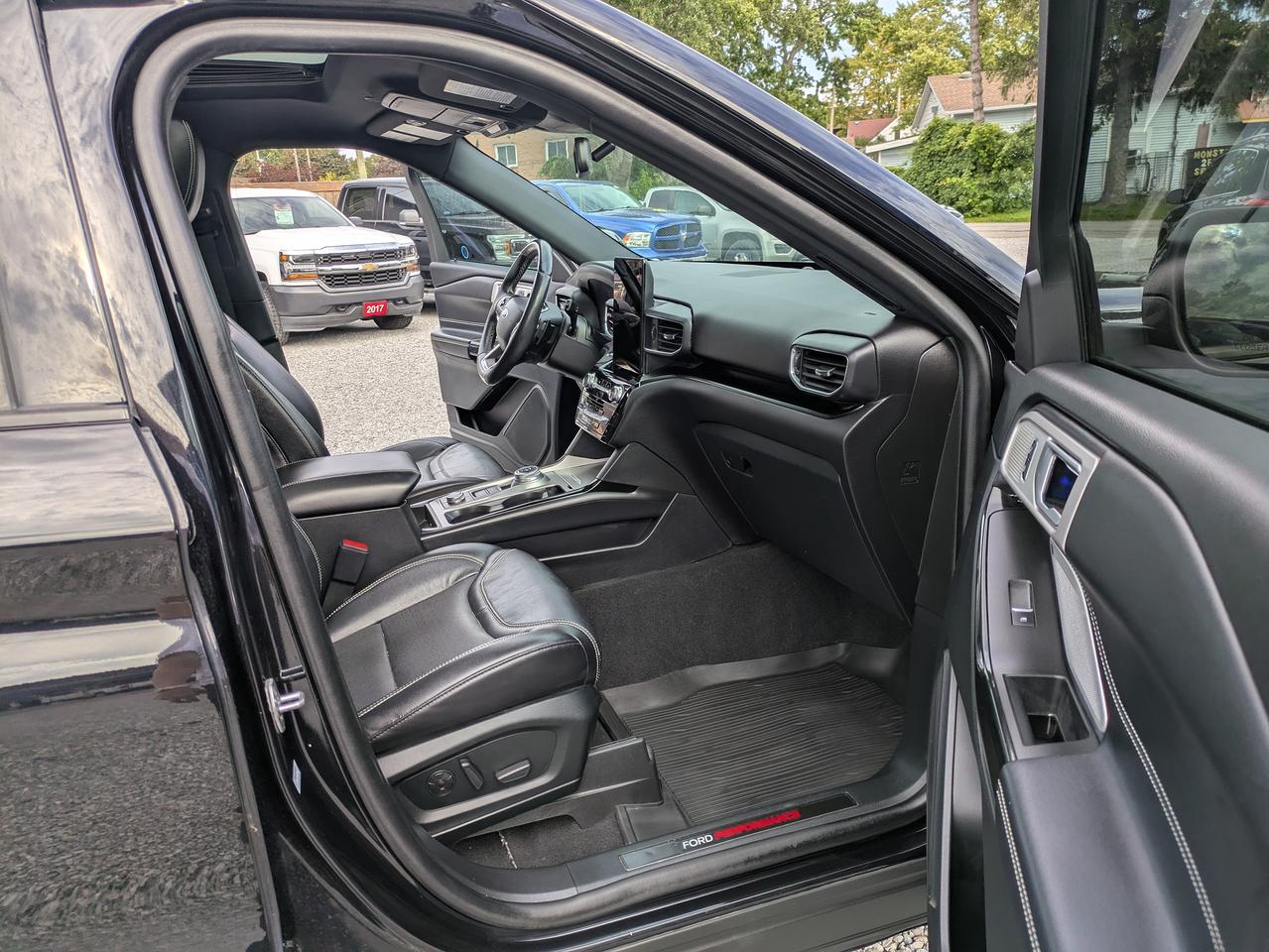 2021 Ford Explorer ST 4WD Photo