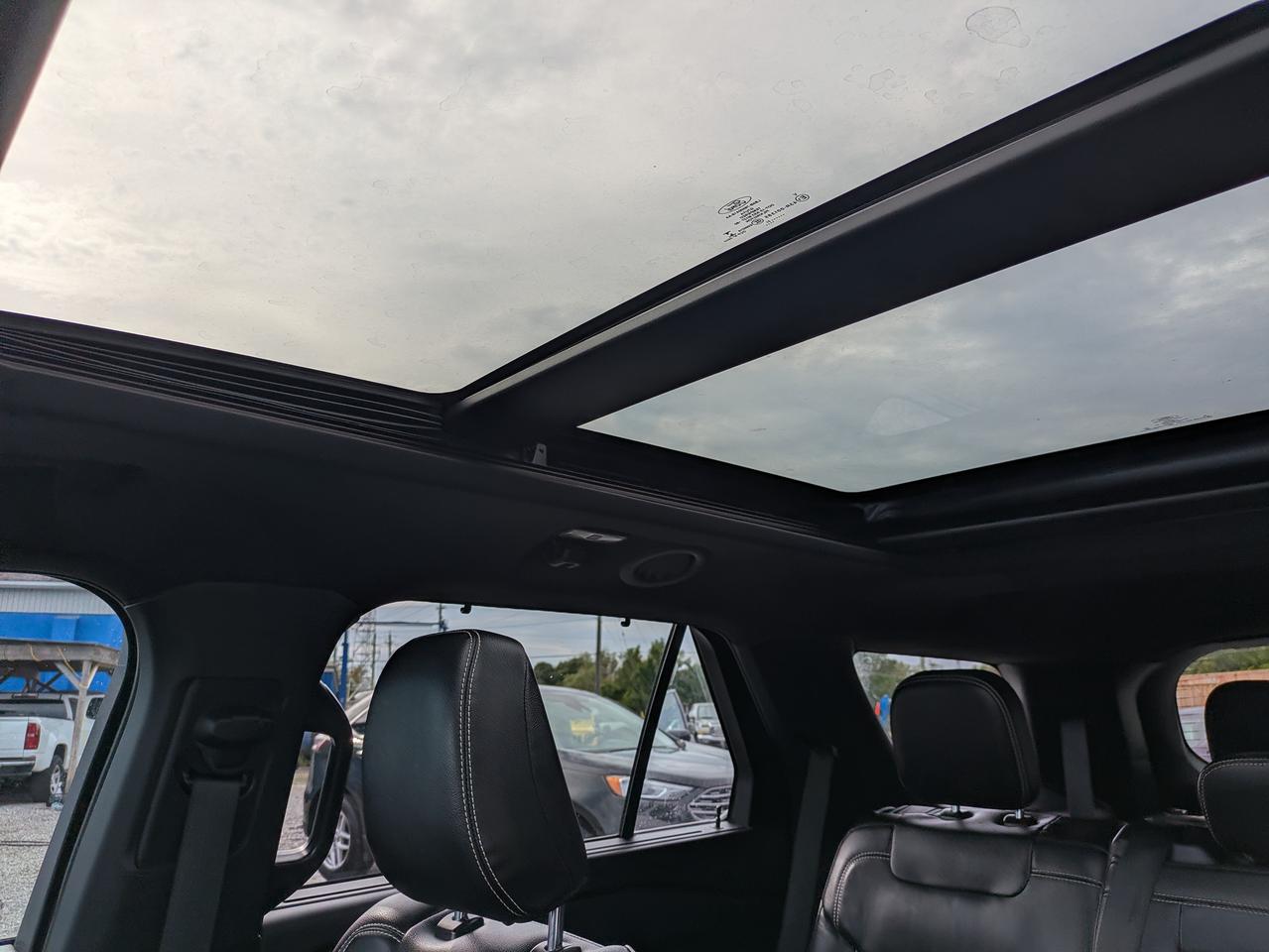 2021 Ford Explorer ST 4WD Photo