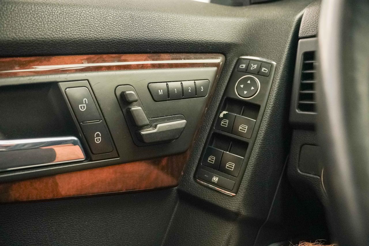 2010 Mercedes-Benz GLK-Class 350 4MATIC Photo