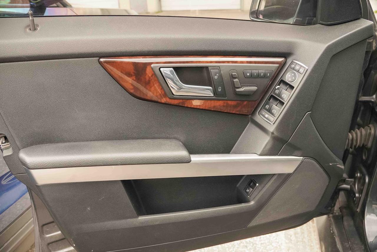 2010 Mercedes-Benz GLK-Class 350 4MATIC Photo