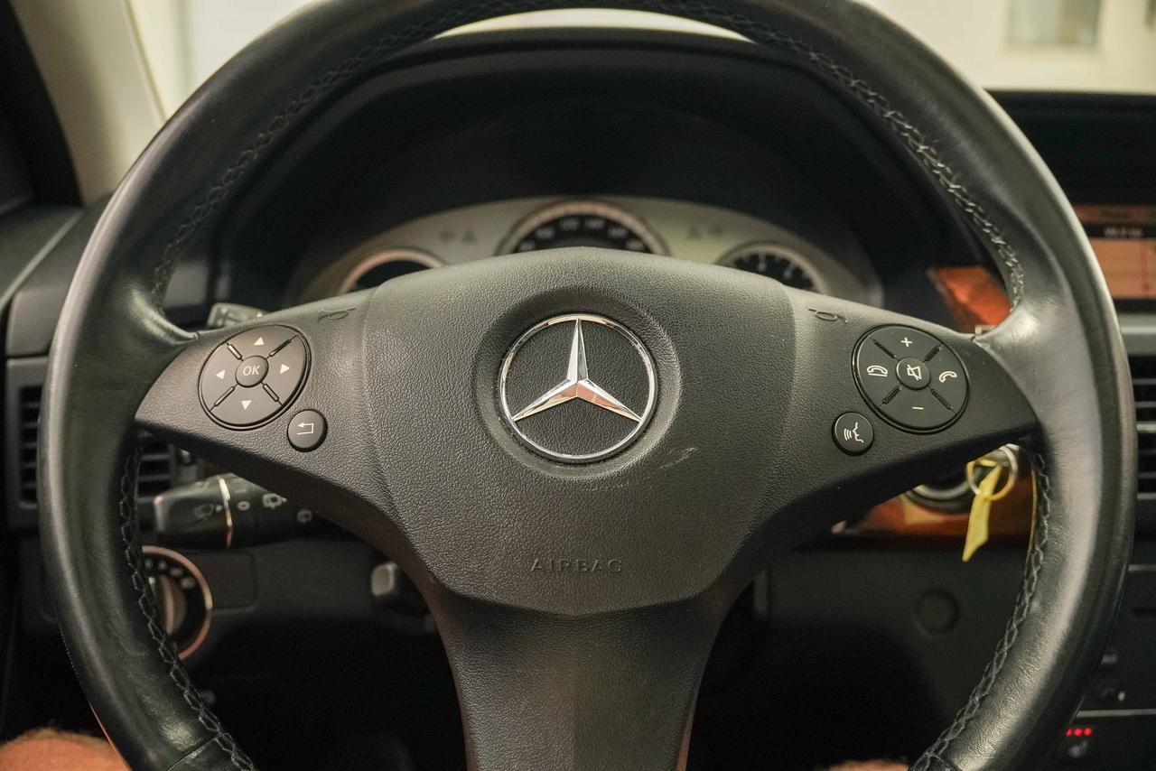 2010 Mercedes-Benz GLK-Class 350 4MATIC Photo