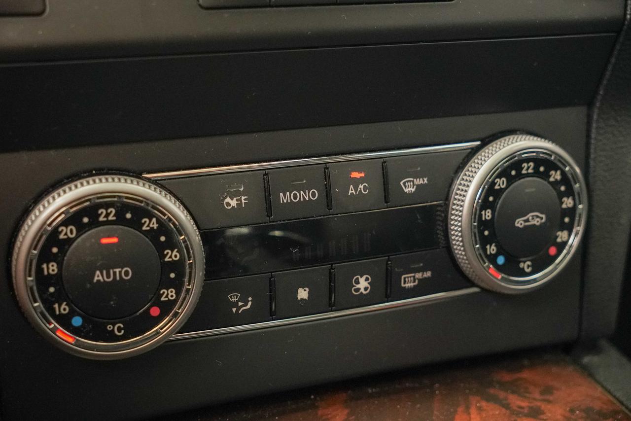 2010 Mercedes-Benz GLK-Class 350 4MATIC Photo