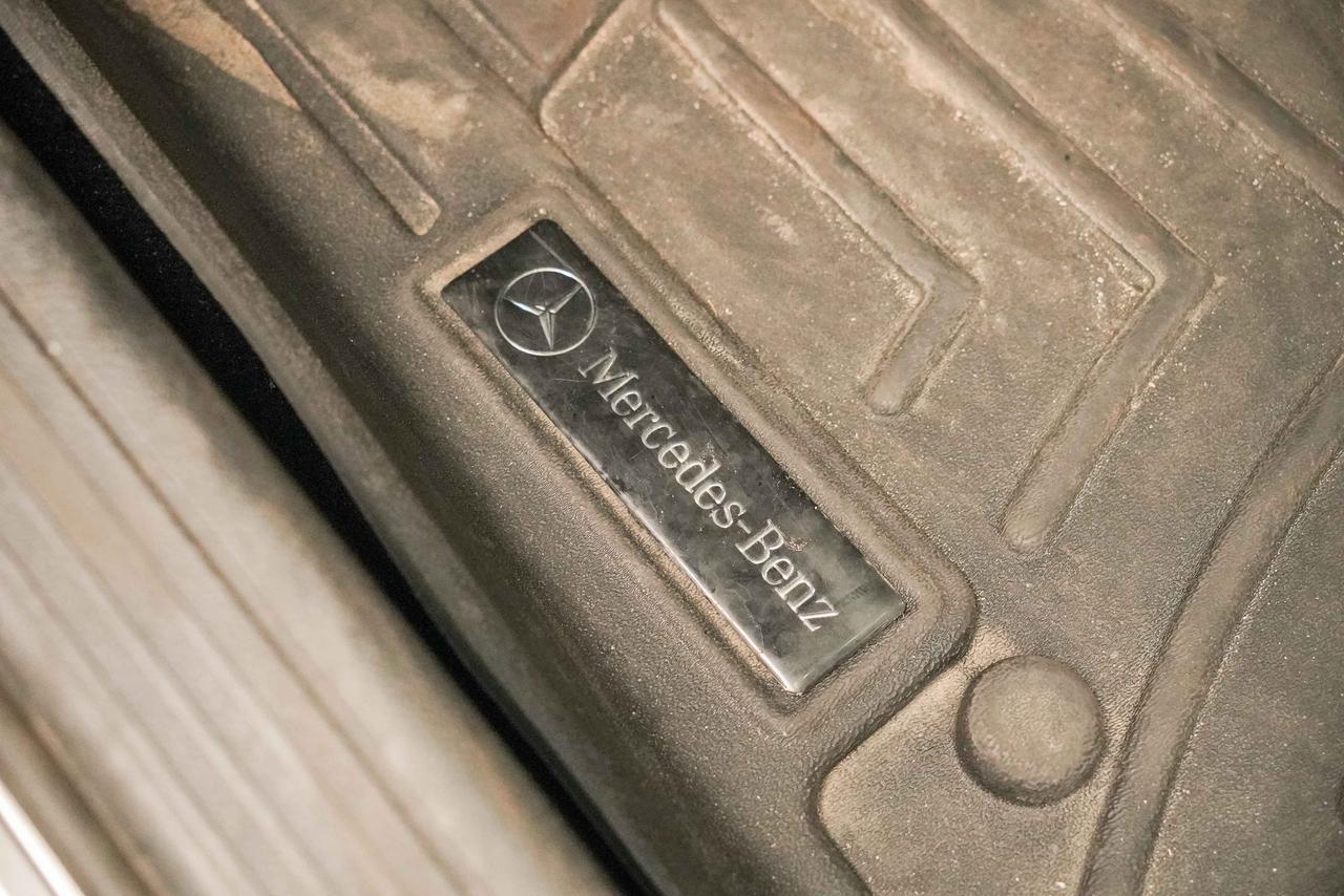 2010 Mercedes-Benz GLK-Class 350 4MATIC Photo
