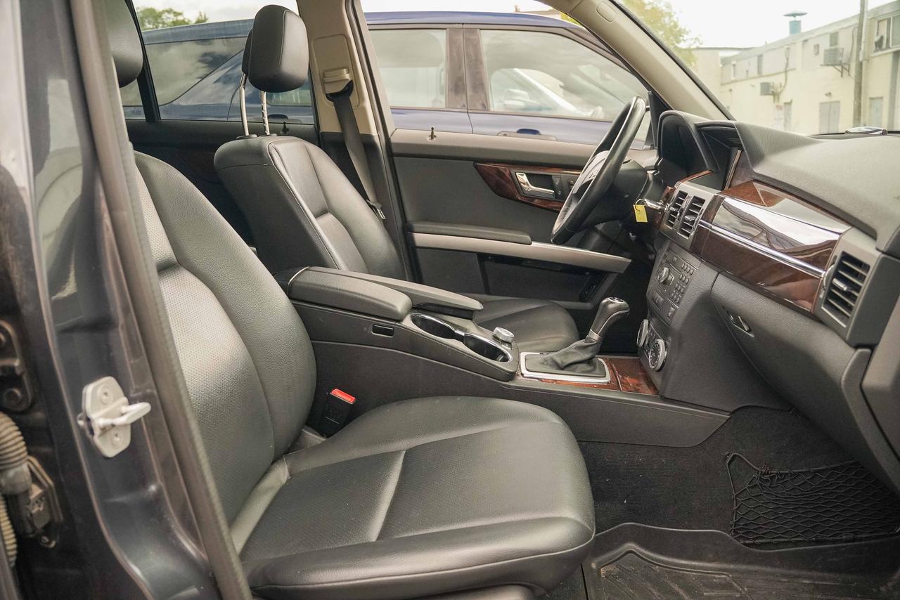 2010 Mercedes-Benz GLK-Class 350 4MATIC Photo
