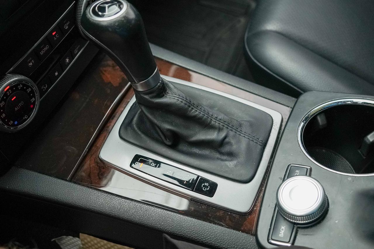 2010 Mercedes-Benz GLK-Class 350 4MATIC Photo