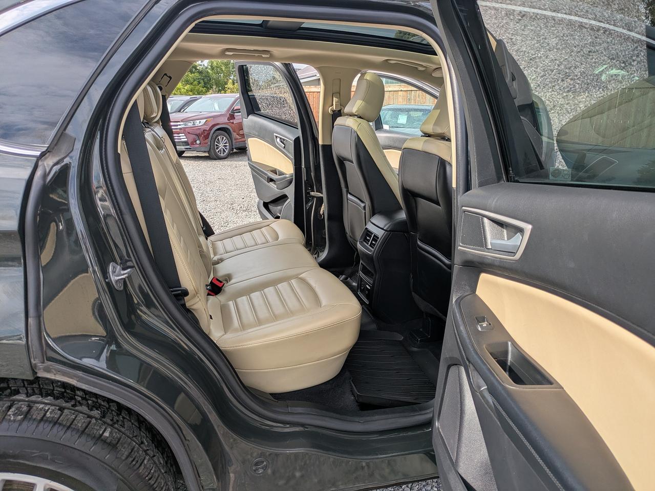 2022 Ford Edge SEL AWD Photo