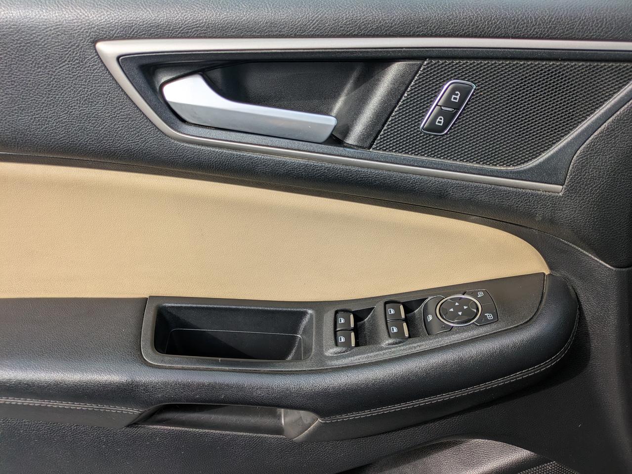 2022 Ford Edge SEL AWD Photo