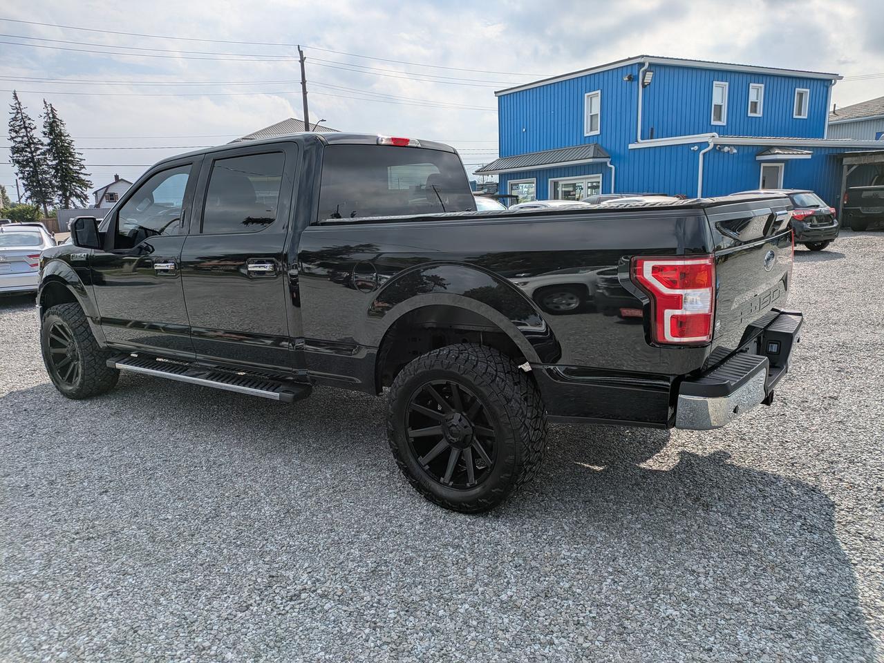 2018 Ford F-150 XLT 4WD SuperCrew 5.5' Box Photo2