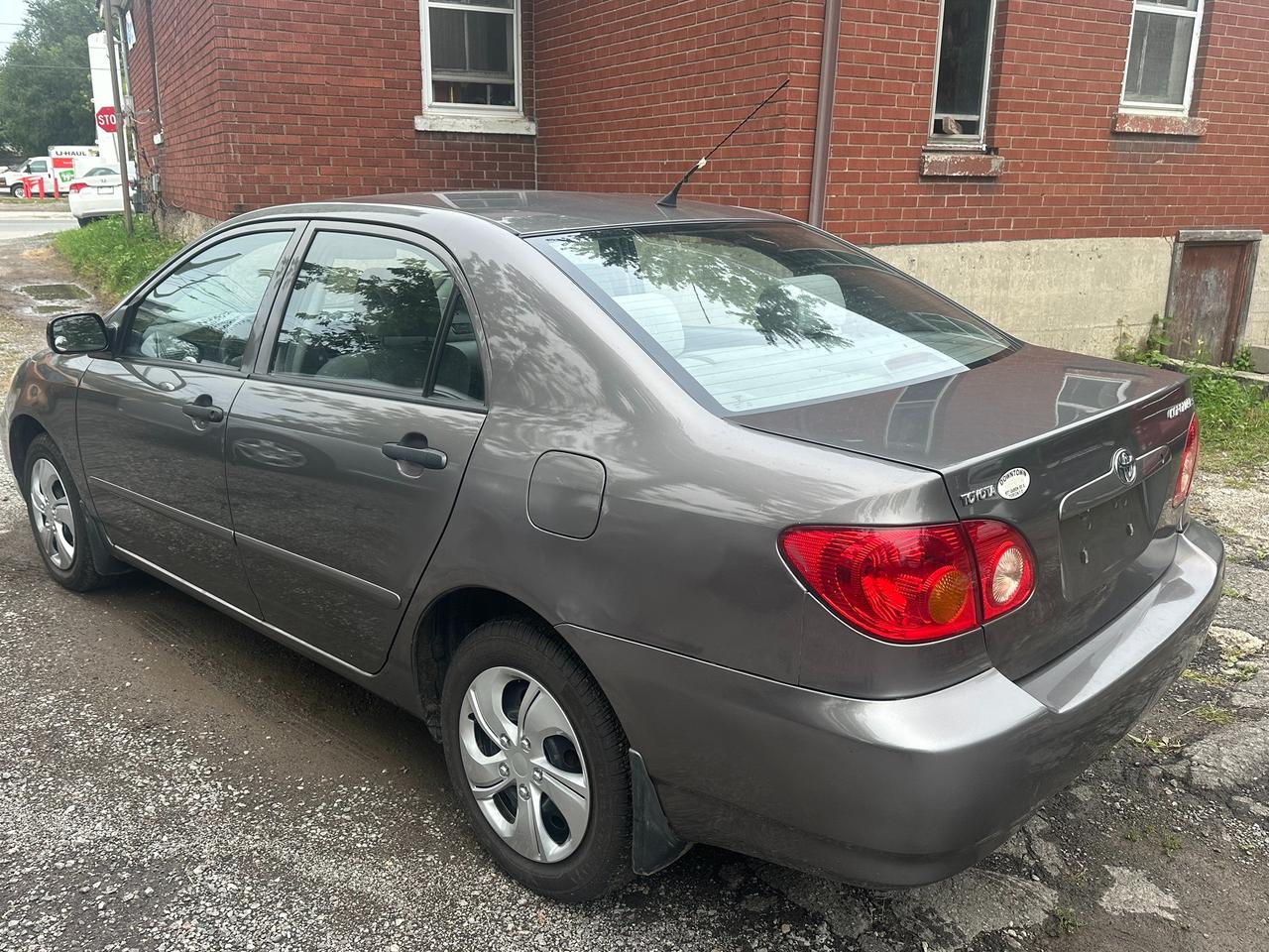 2004 Toyota Corolla CE Photo3