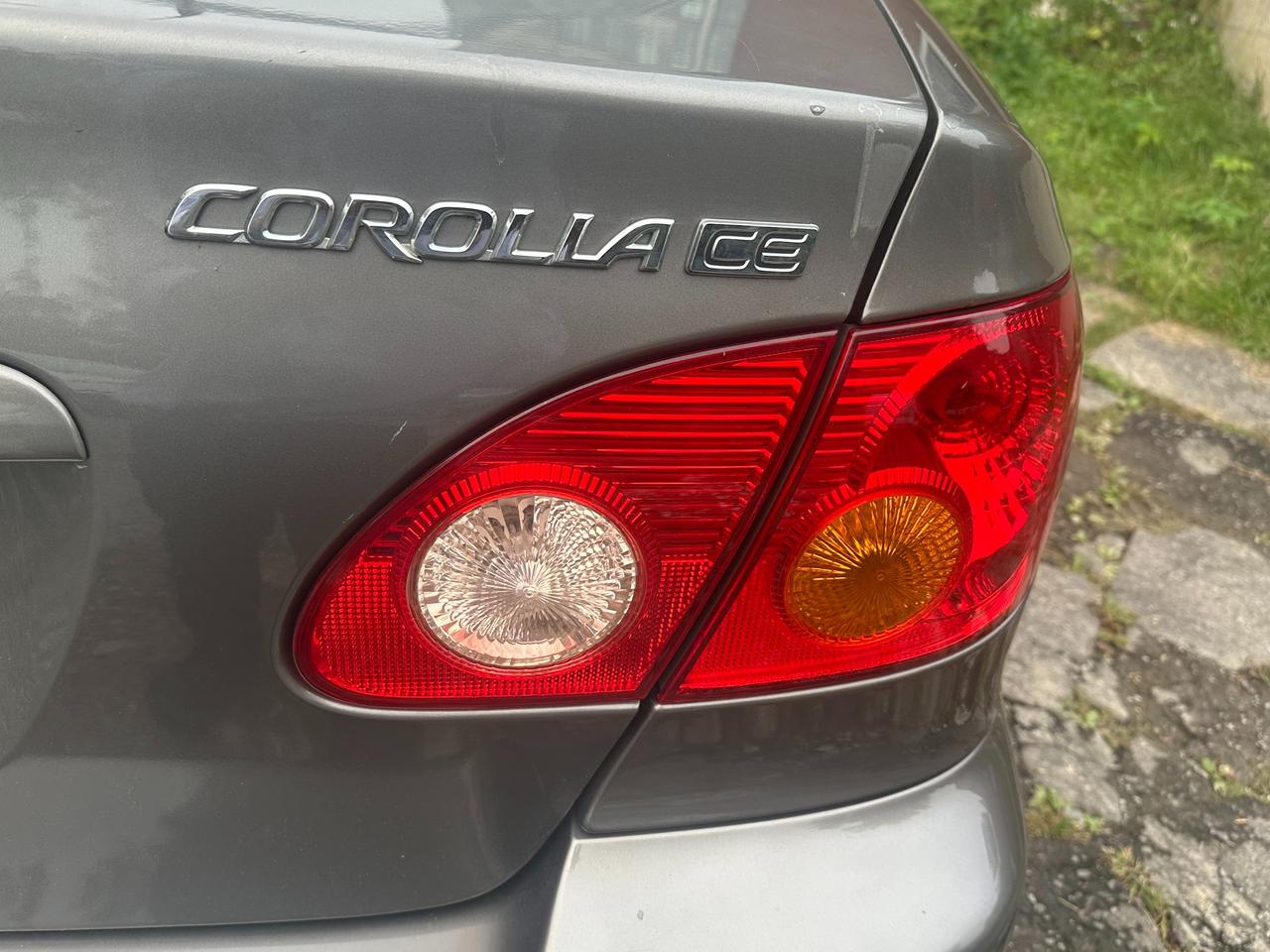 2004 Toyota Corolla CE Photo