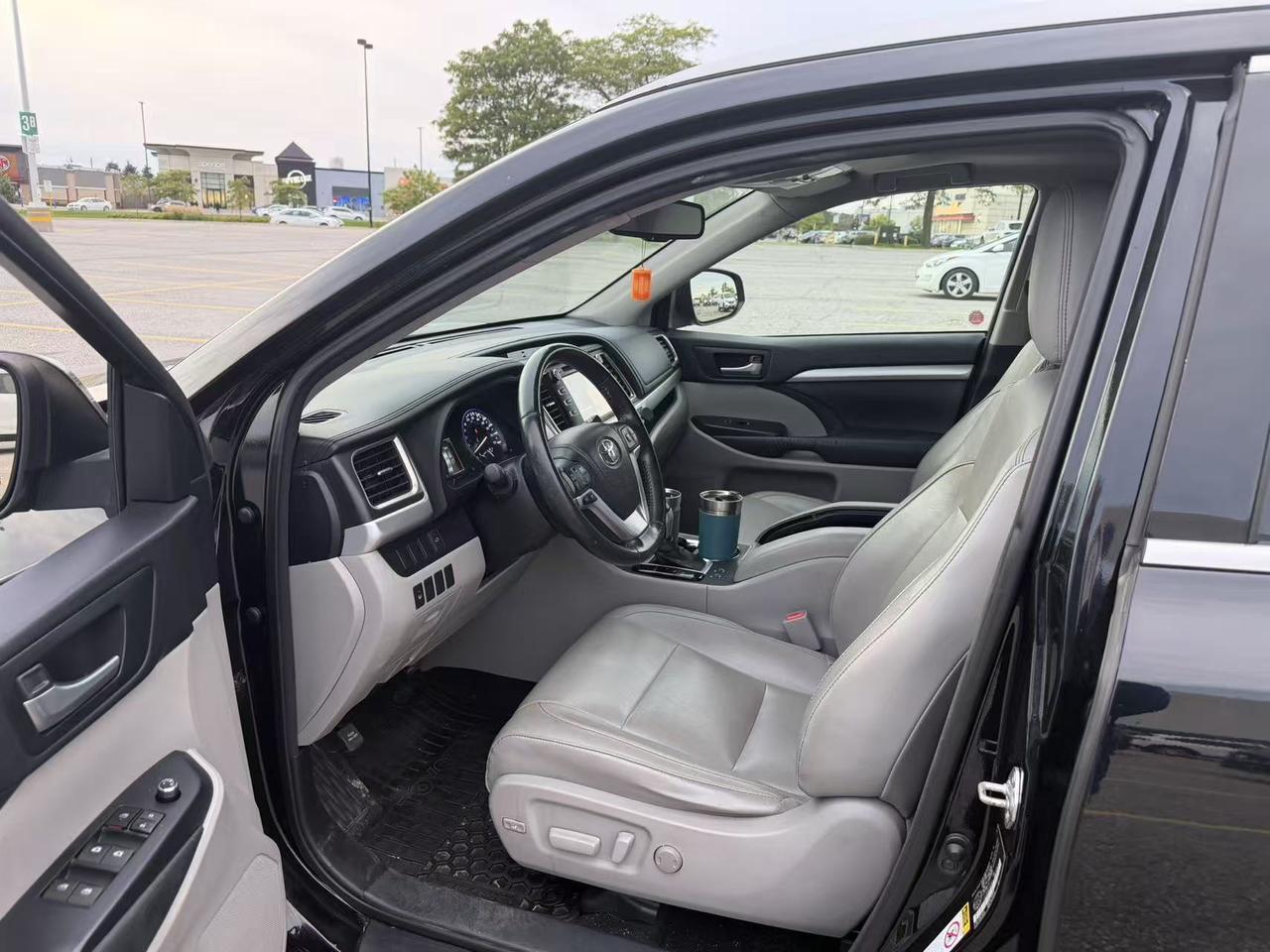 2015 Toyota Highlander Hybrid 4WD 4dr XLE Photo