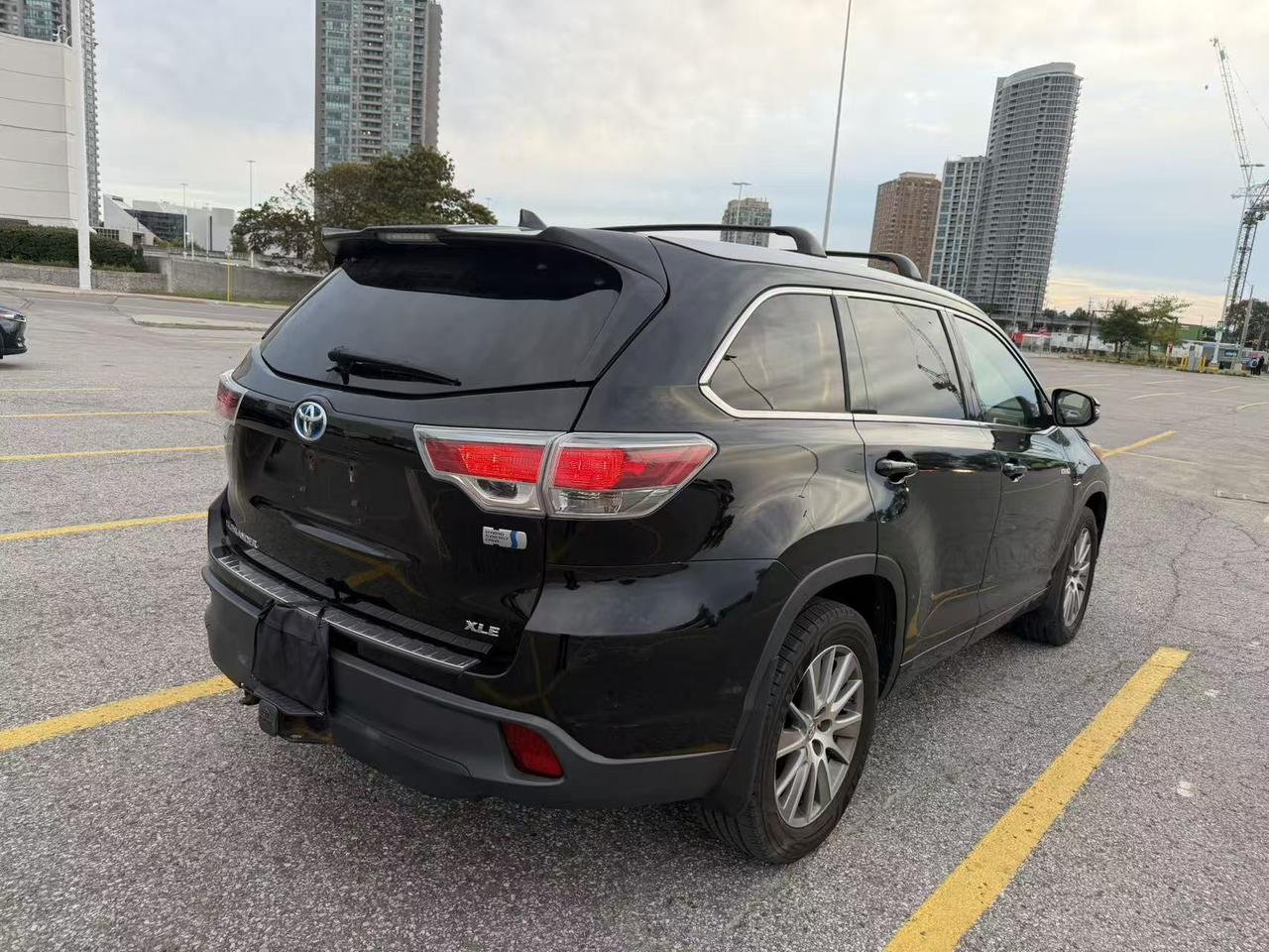 2015 Toyota Highlander Hybrid 4WD 4dr XLE Photo
