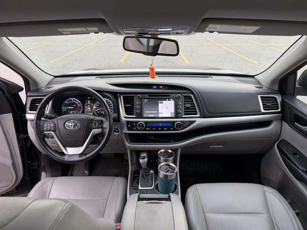 2015 Toyota Highlander Hybrid 4WD 4dr XLE Photo