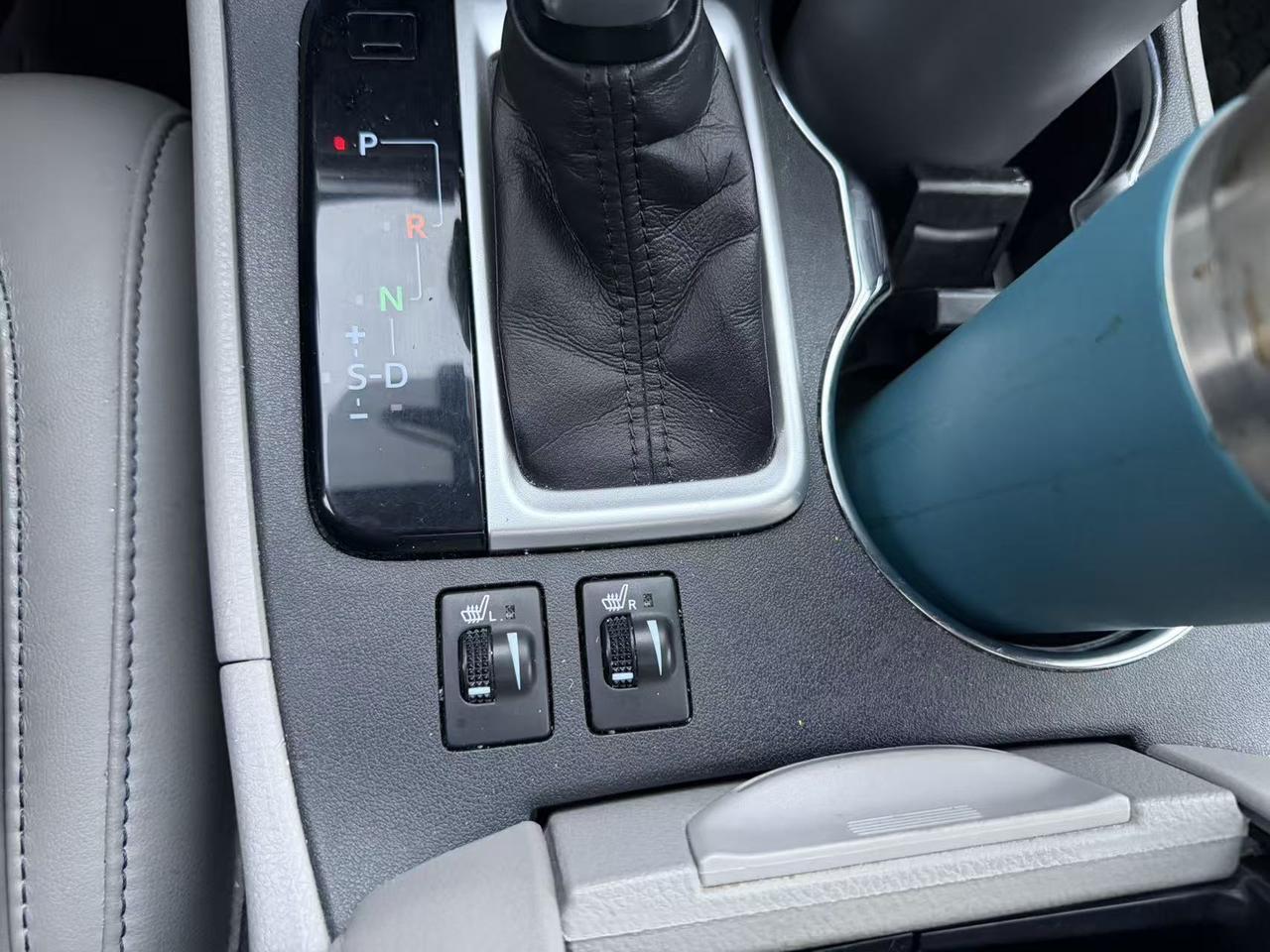 2015 Toyota Highlander Hybrid 4WD 4dr XLE Photo