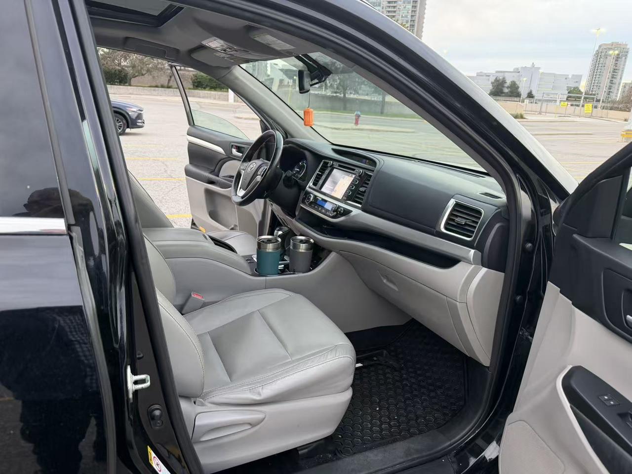 2015 Toyota Highlander Hybrid 4WD 4dr XLE Photo