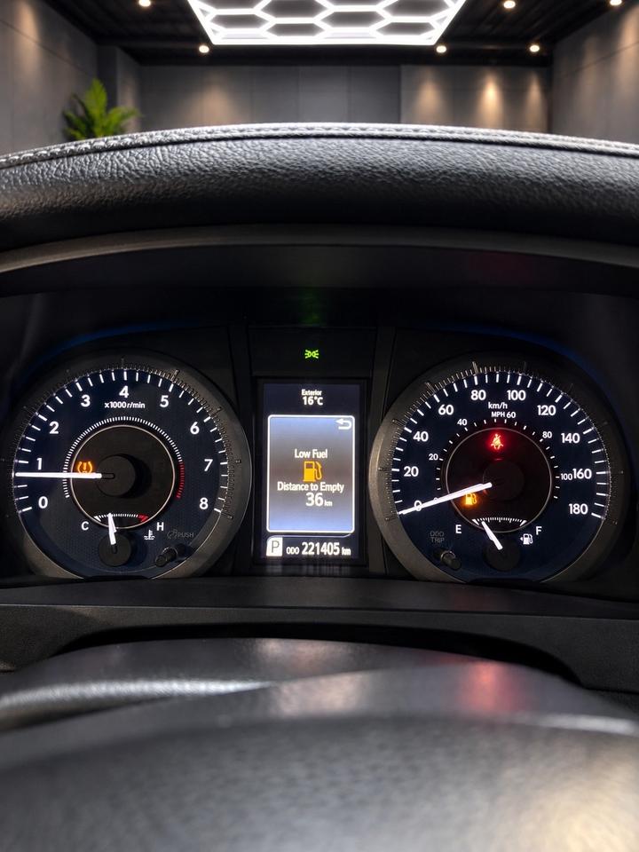 2017 Toyota Sienna 5DR XLE 7-PASS AWD Photo