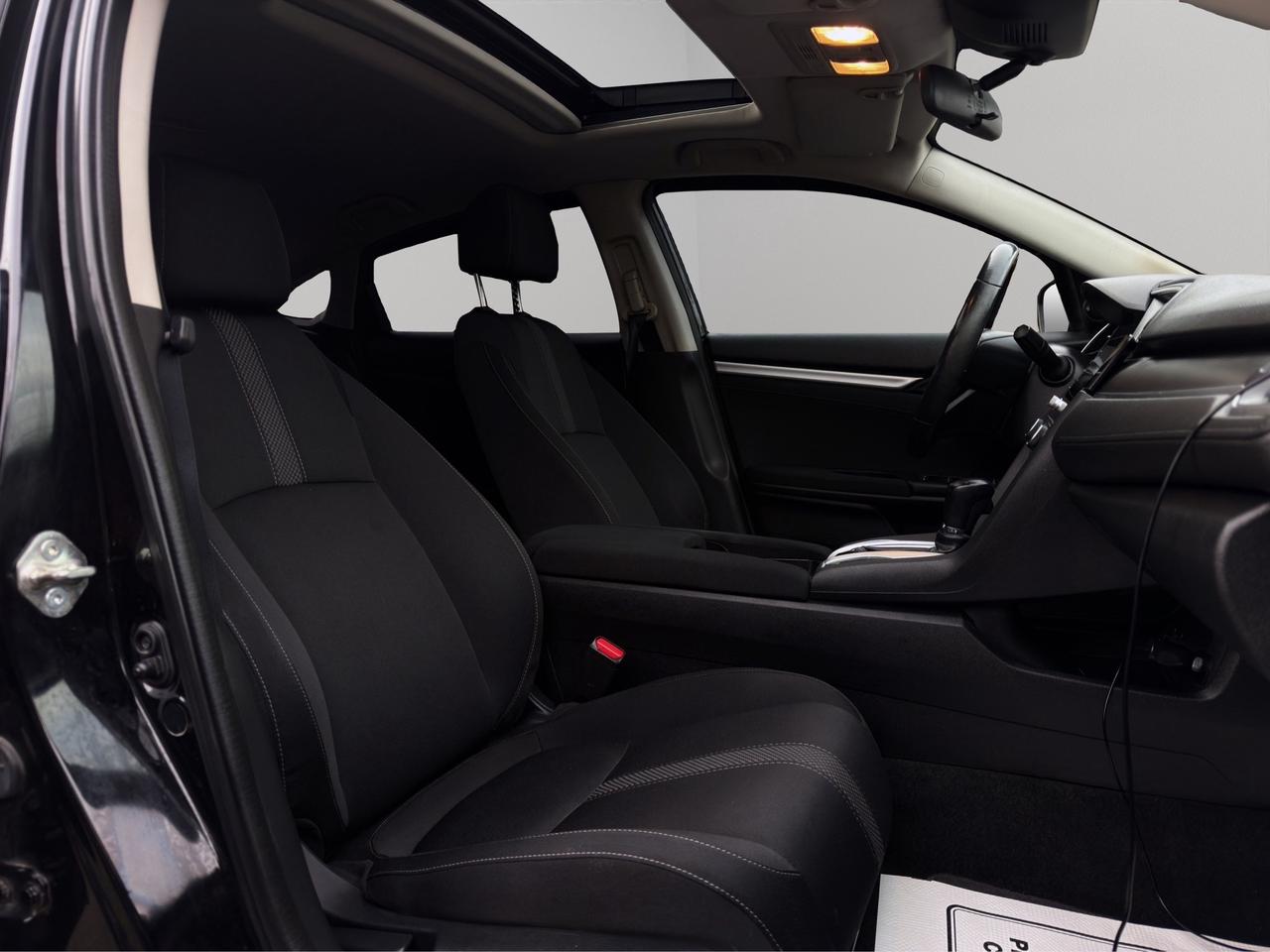 2019 Honda Civic 2.0L 4-Cylinder / Power Sunroof / LaneWatch™ / Heated Front Seats / Remote Engine Start Photo