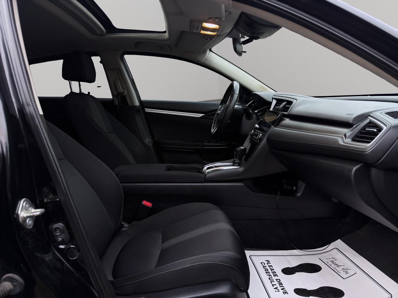 2019 Honda Civic 2.0L 4-Cylinder / Power Sunroof / LaneWatch™ / Heated Front Seats / Remote Engine Start Photo