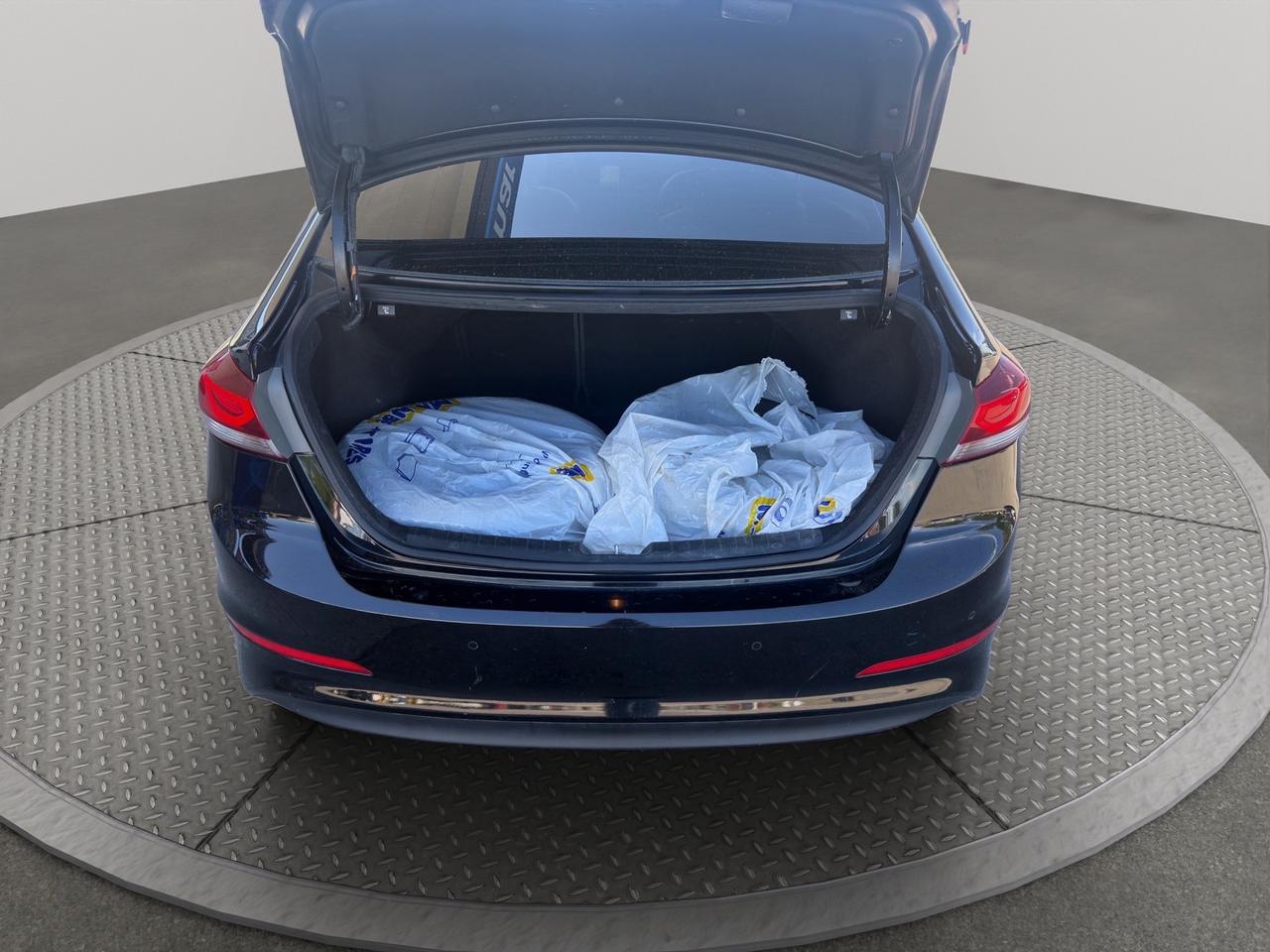 2018 Hyundai Elantra Limited Auto Photo