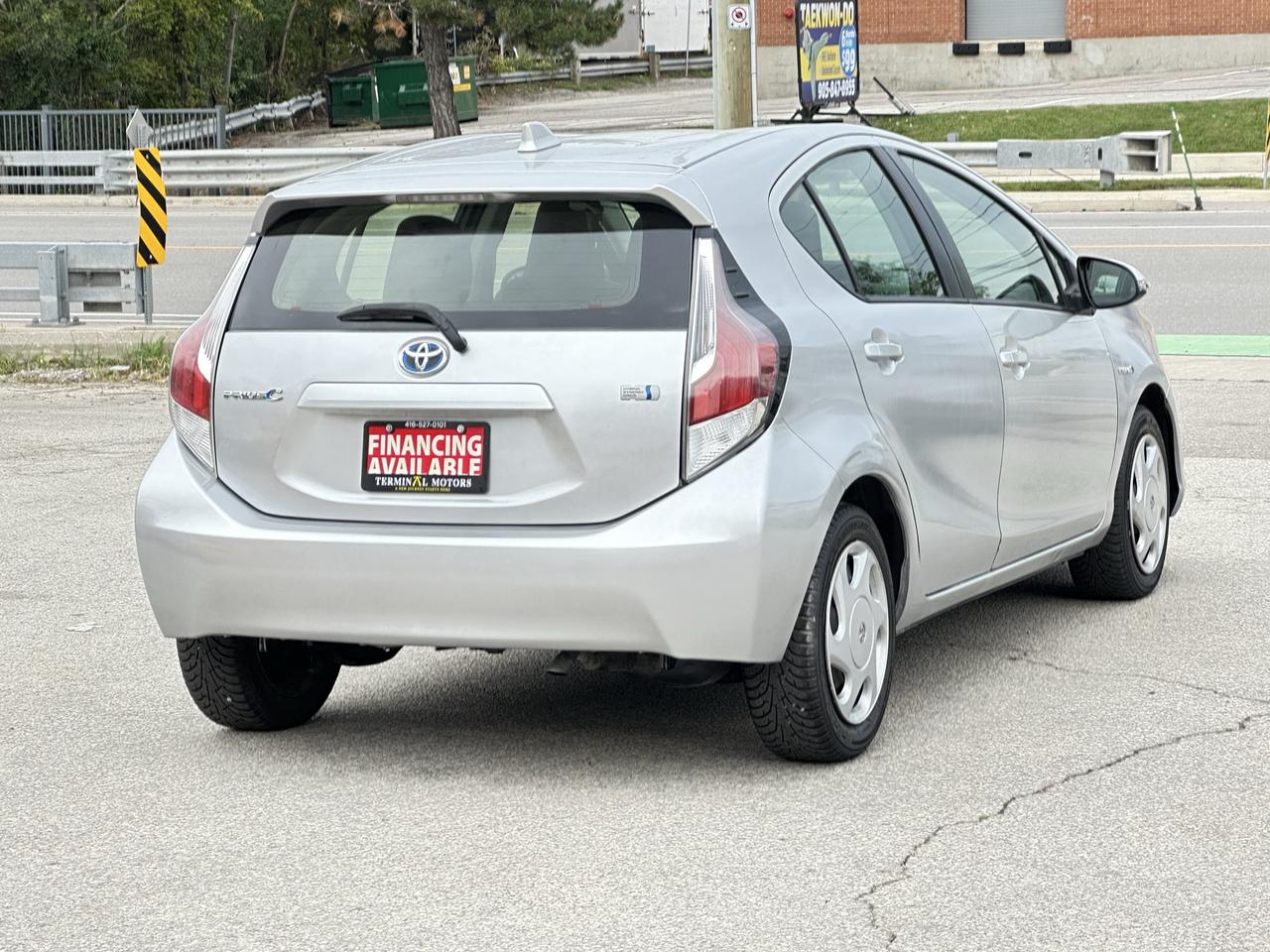 2016 Toyota Prius c  Photo