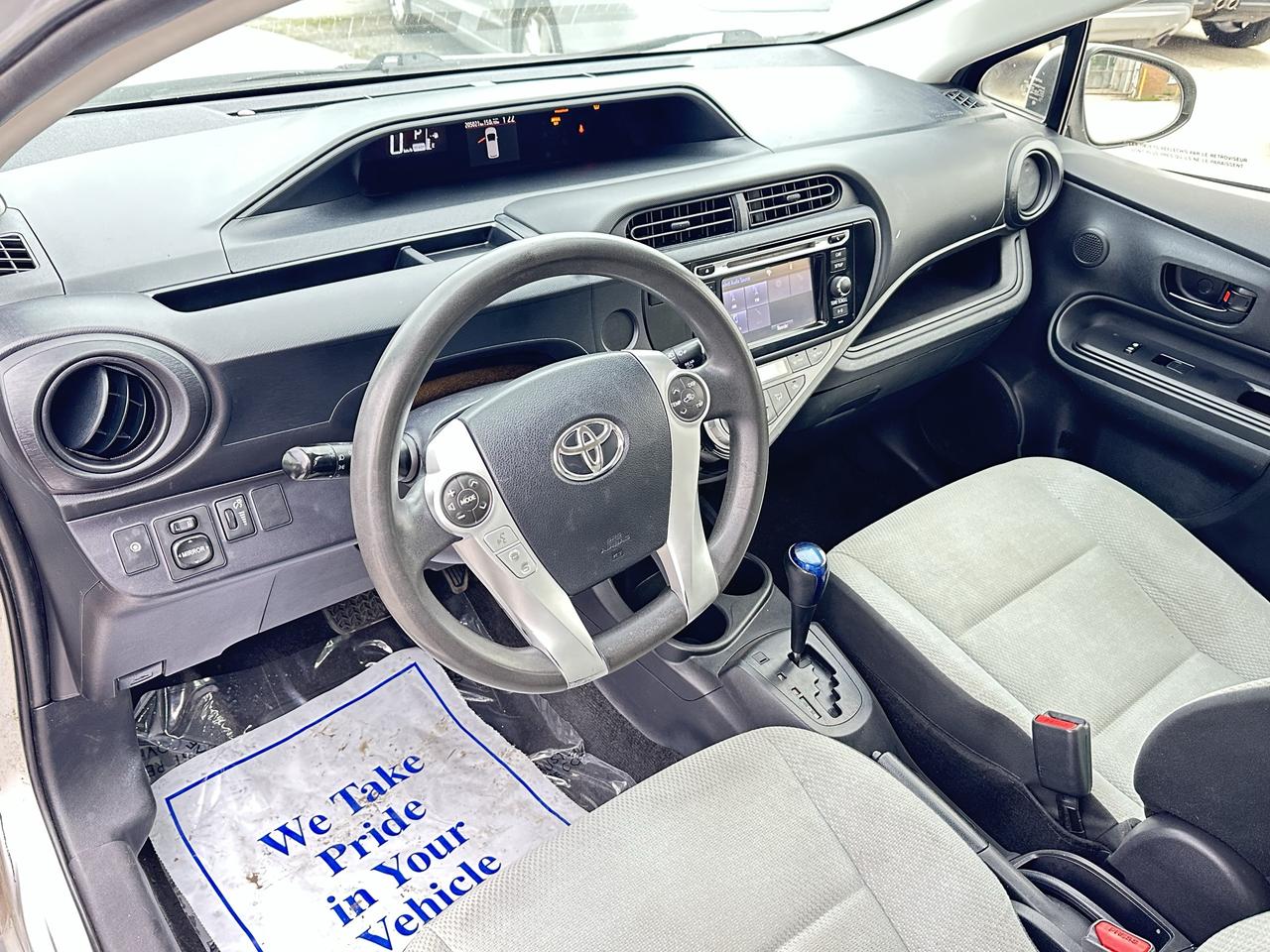 2016 Toyota Prius c  Photo